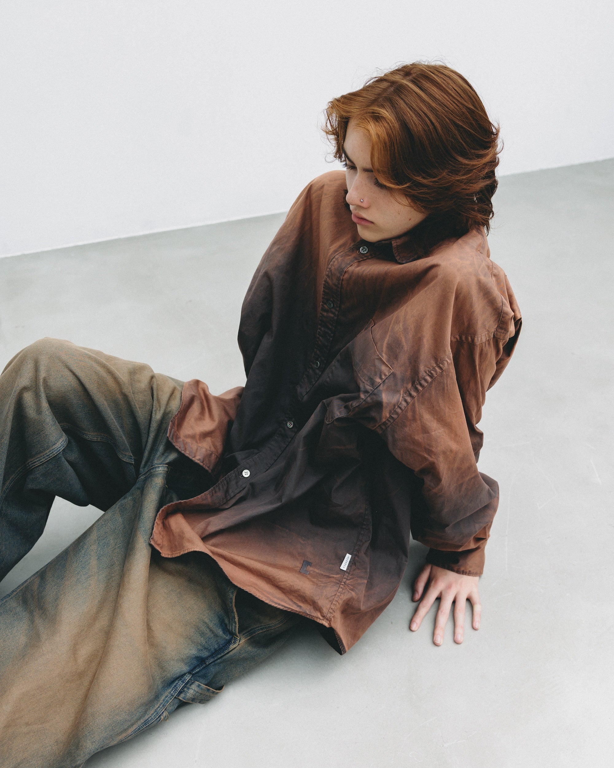 【10.1 WED 20:00- IN STOCK】GRADATION DYED CLASSIC CITY L/S SHIRT (BROWN)