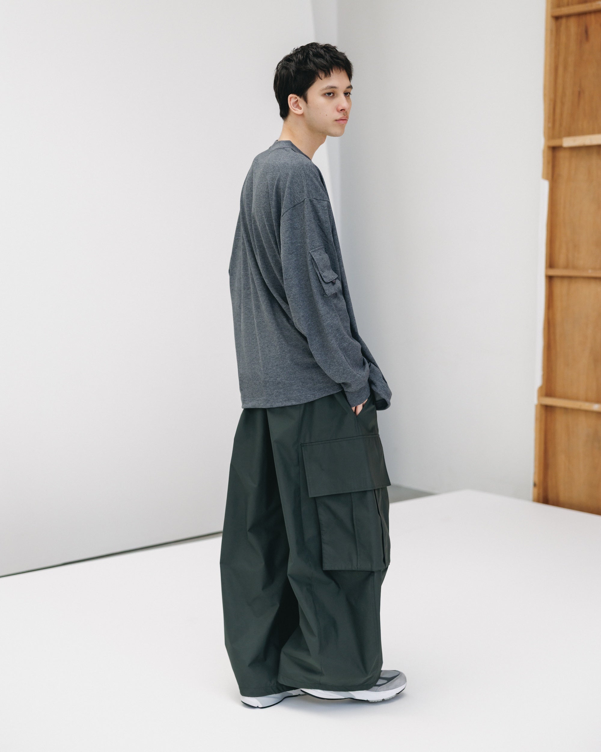 【1.31 SAT 20:00- IN STOCK】MULTI POCKET L/S T-SHIRT (CHARCOAL)