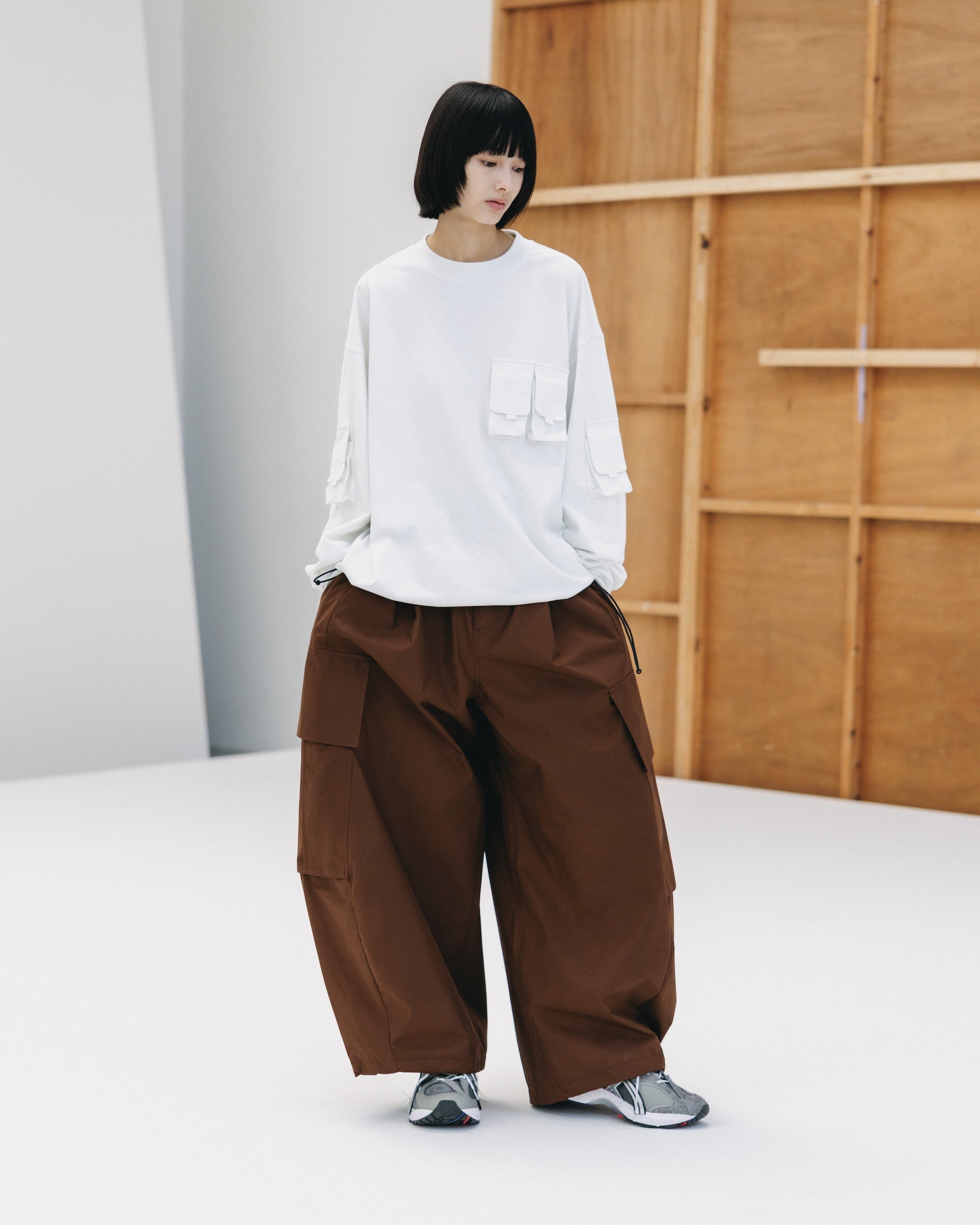 MULTI POCKET L/S T-SHIRT (WHITE)