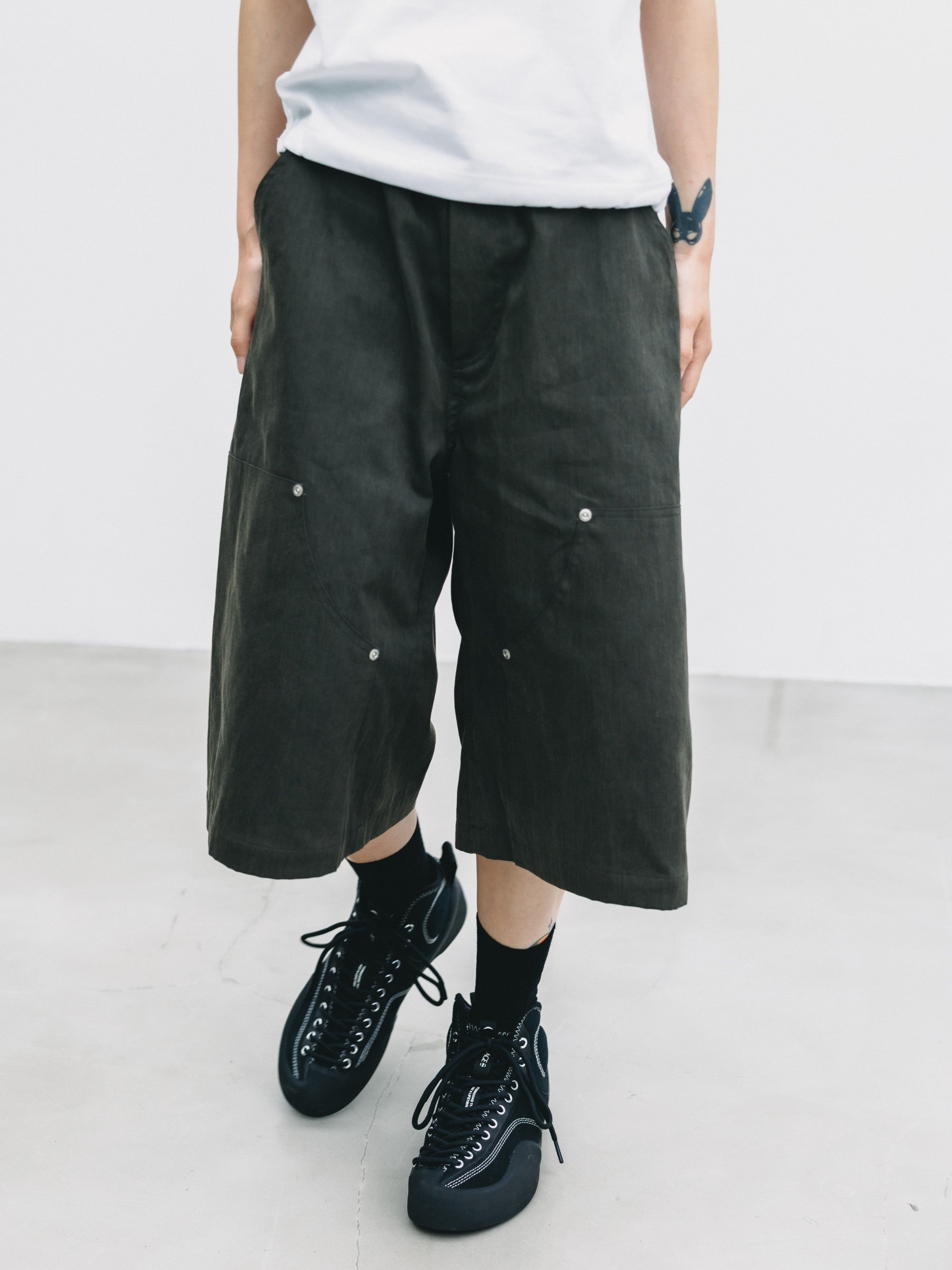 【7.4 SAT 20:00- IN STOCK】VINTAGE EFFECT DOUBLE KNEE WORKER BAGGY HALF PANTS (BLACK)
