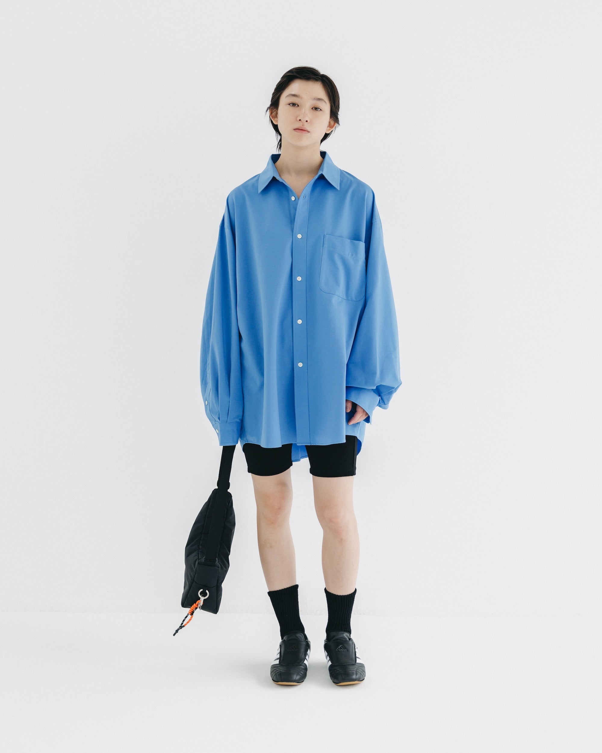【10.15 WED 20:00- IN STOCK】HOLIDAY BAG MINI