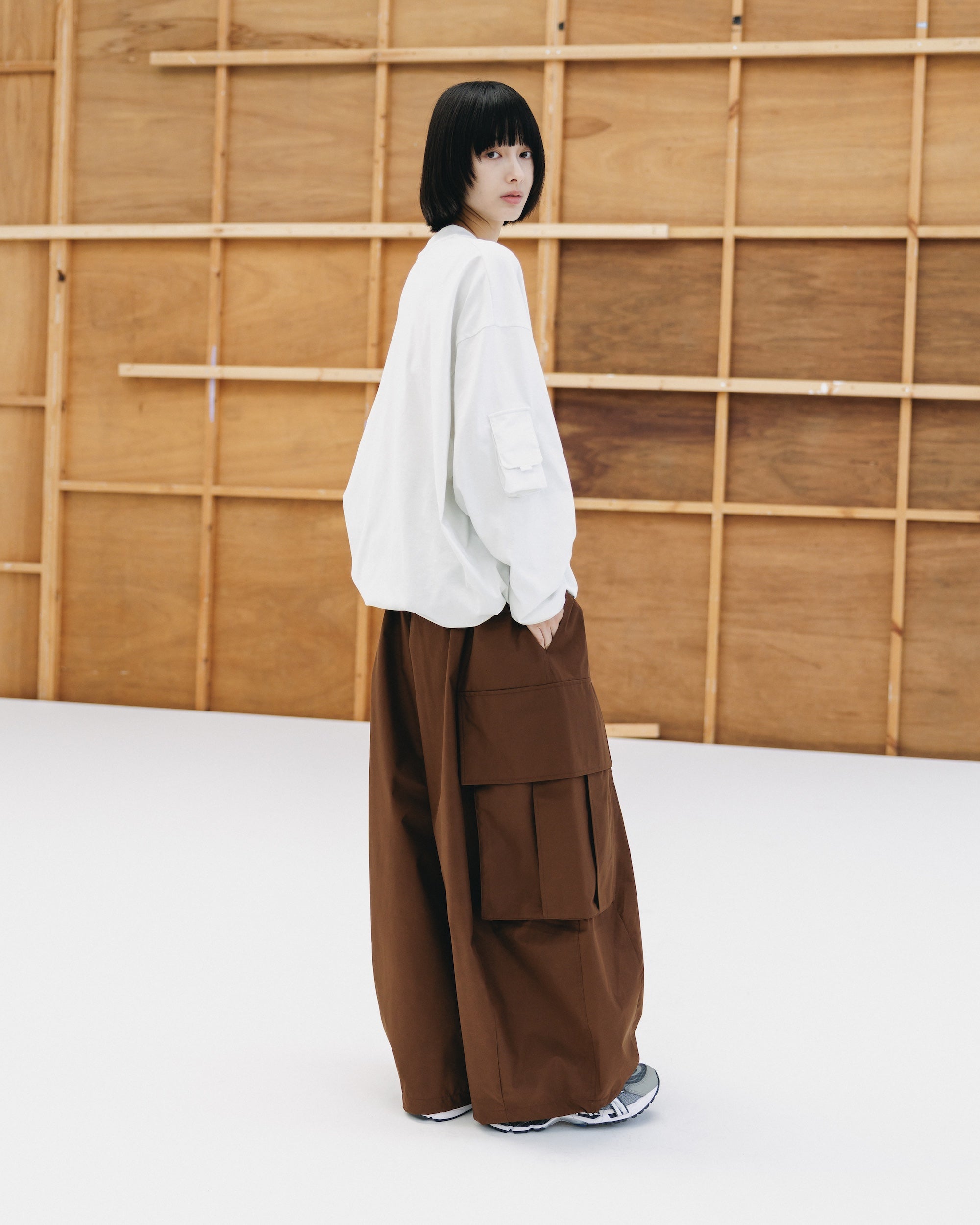 MULTI POCKET L/S T-SHIRT (WHITE)