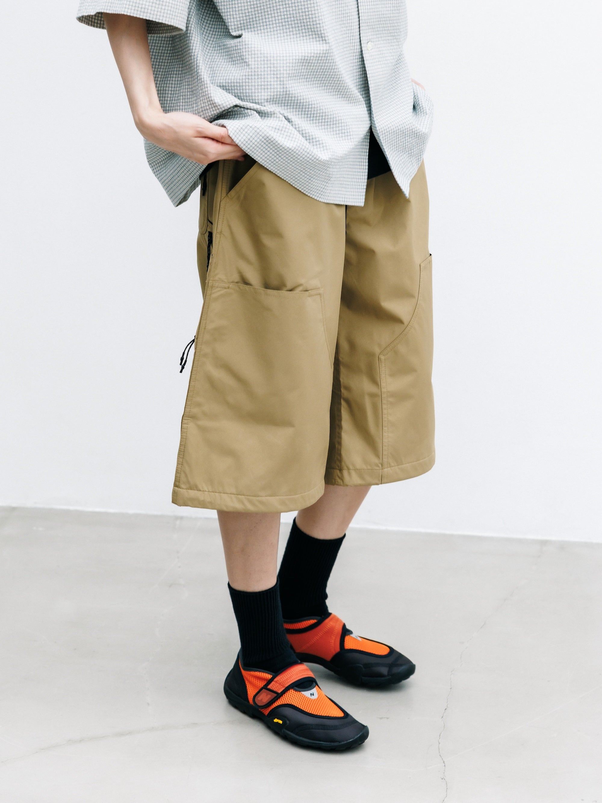 【7.22 WED 20:00- IN STOCK】+phenix WINDSTOPPER® by GORE-TEX LABS CITY DOUBLE KNEE WORKER HALF PANTS (CAMEL BEIGE)