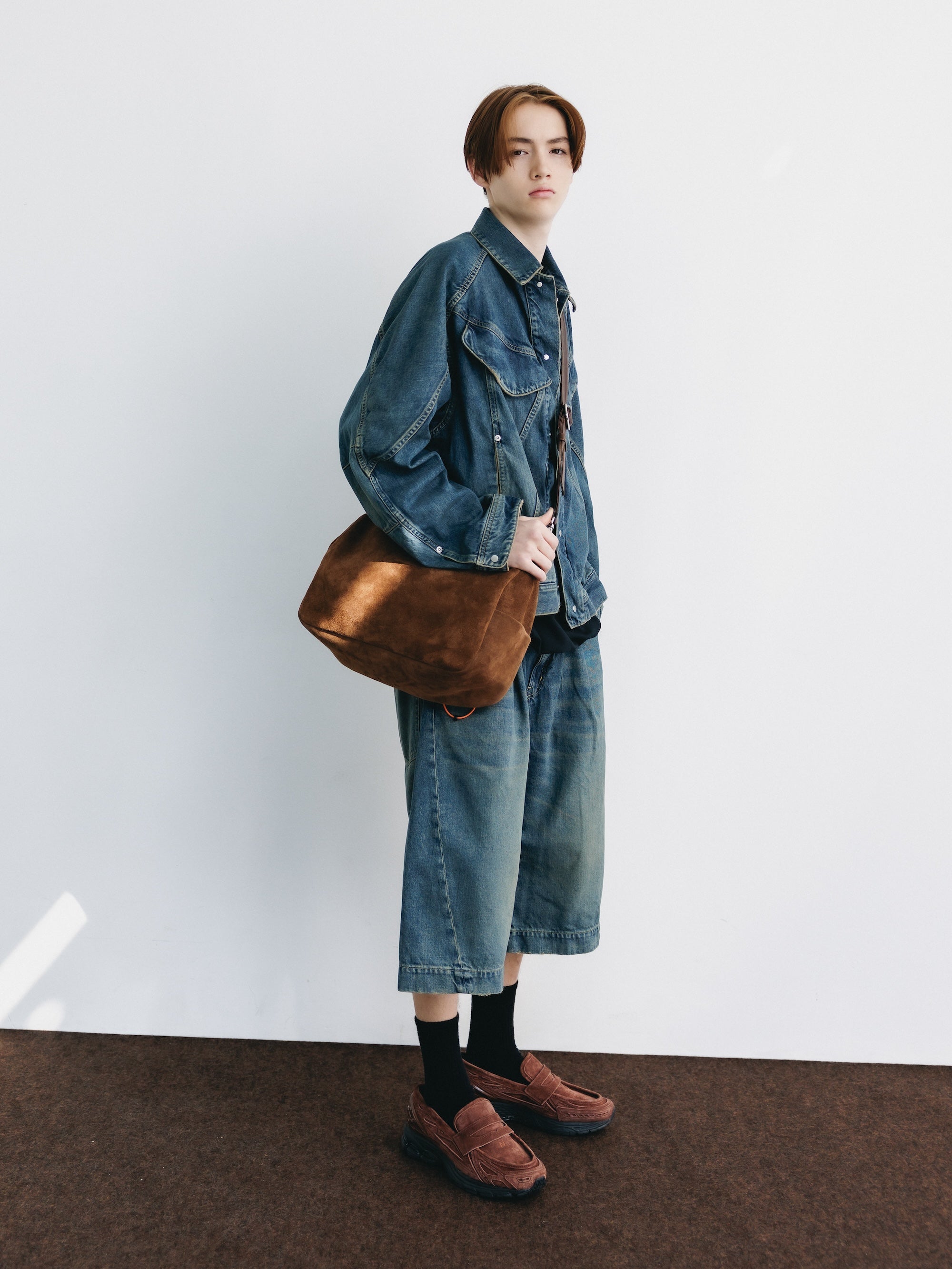SUEDE DAYOFF BAG (BROWN)