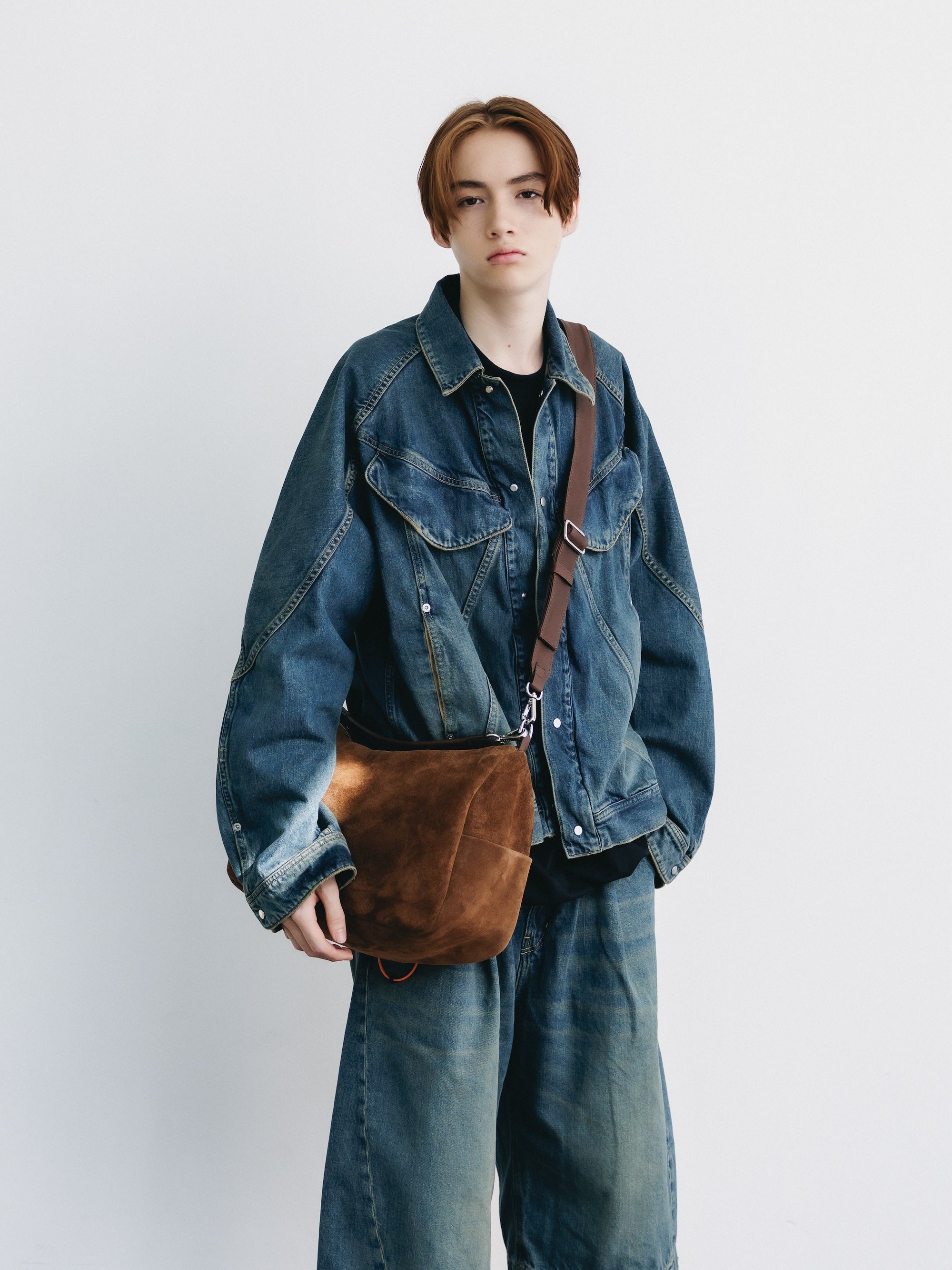 SUEDE DAYOFF BAG (BROWN)