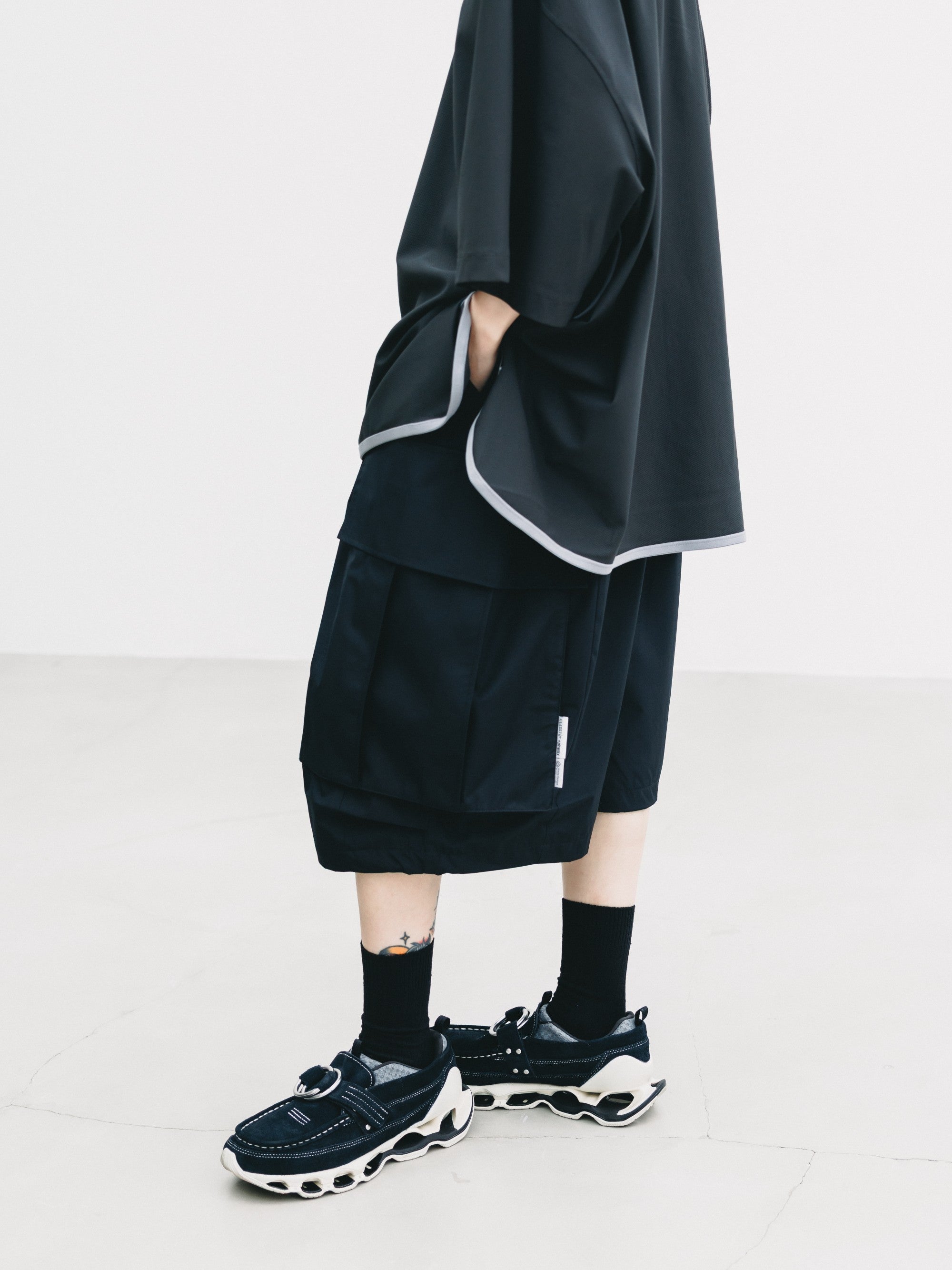 【7.18 SAT 20:00- IN STOCK】+phenix WINDSTOPPER® by GORE-TEX LABS CITY MEGA POCKET BALLOON CARGO HALF PANTS(BLACK)