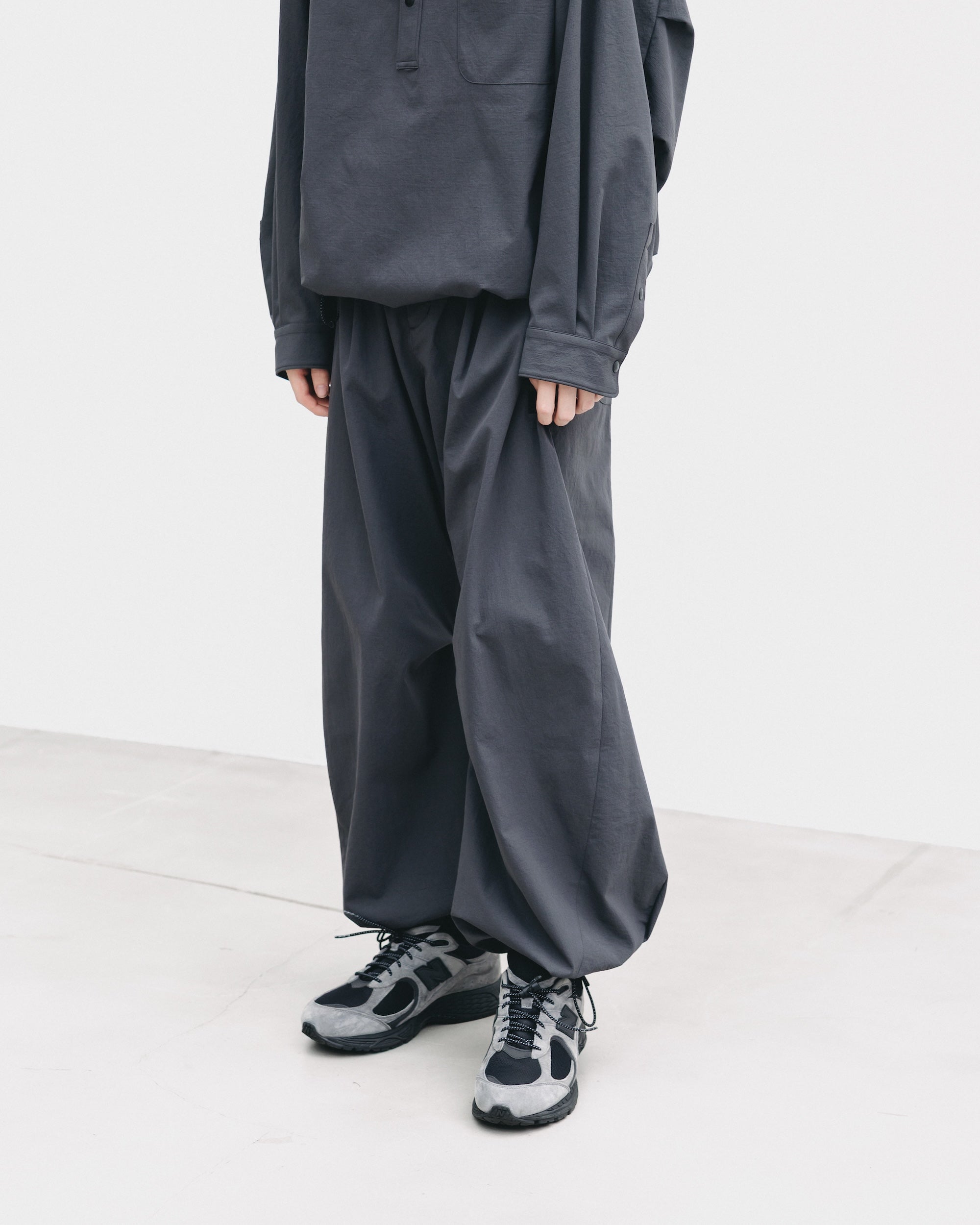 【9.20 SAT 20:00- IN STOCK】CITY UNIFORM BARREL LEG EASY PANTS (GRAY)