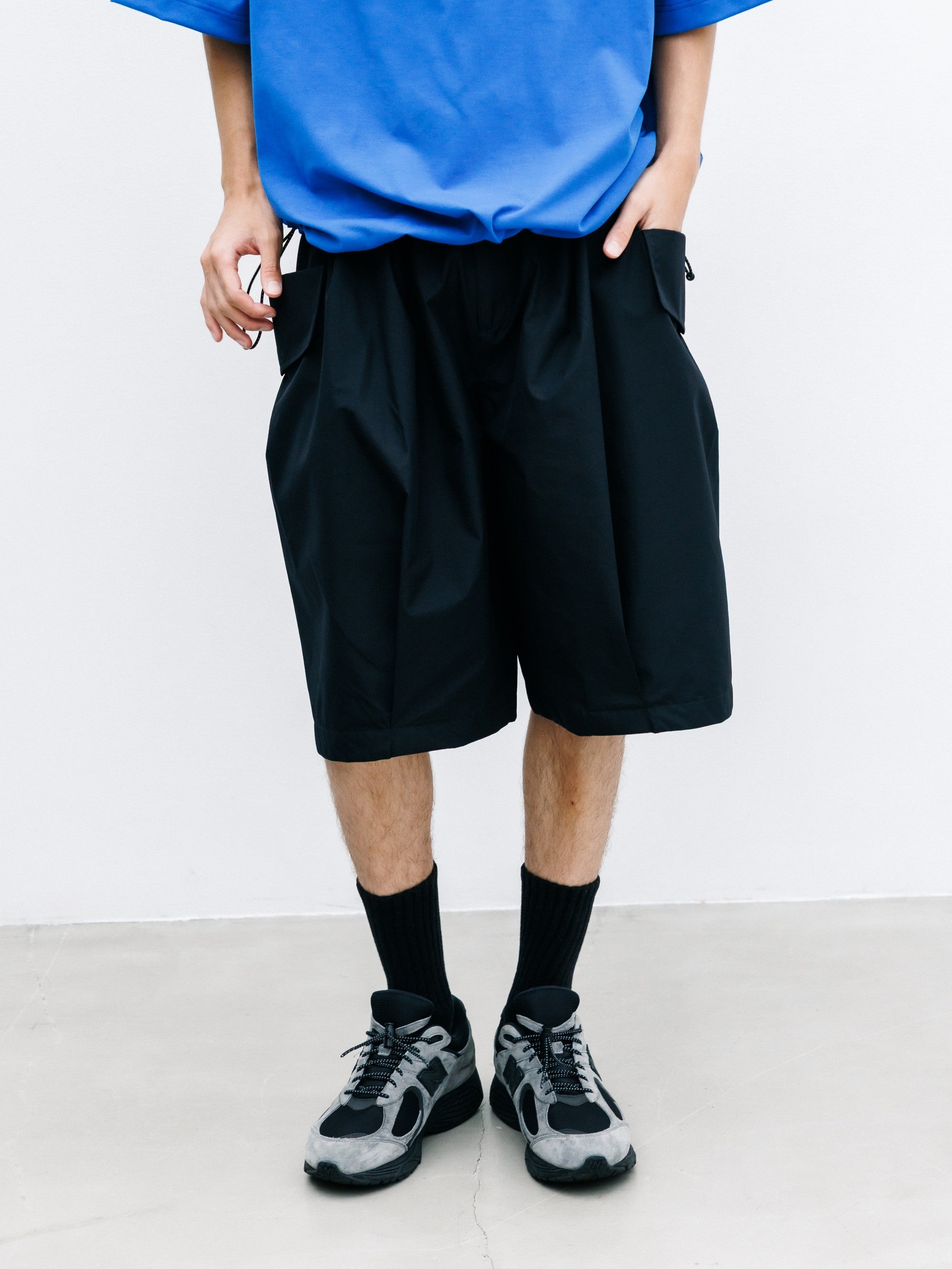 【8.12 WED 20:00- IN STOCK】+phenix WINDSTOPPER® by GORE-TEX LABS CITY FLAP WIDE BALLOON HALF PANTS (BLACK)