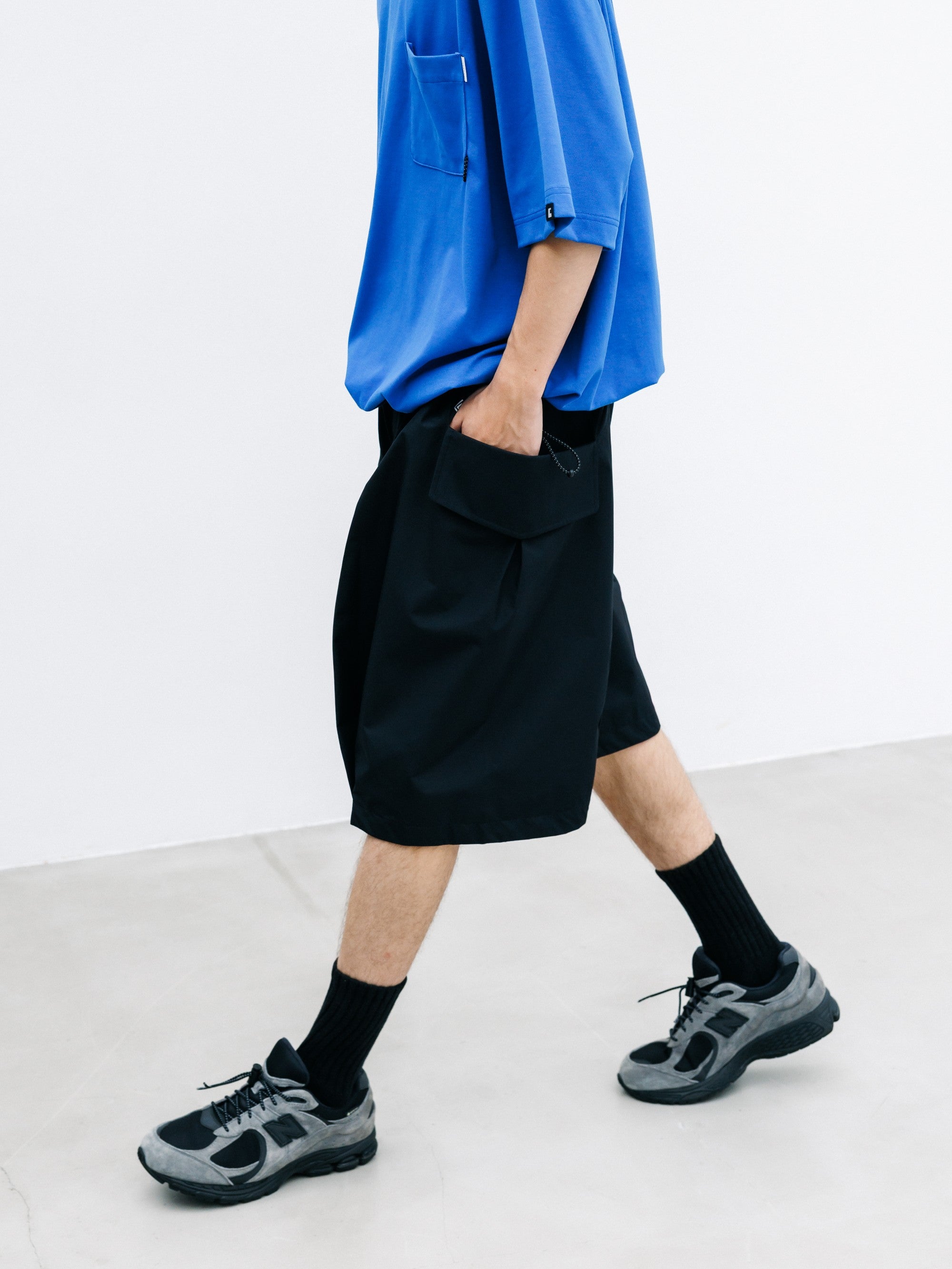 【8.12 WED 20:00- IN STOCK】+phenix WINDSTOPPER® by GORE-TEX LABS CITY FLAP WIDE BALLOON HALF PANTS (BLACK)