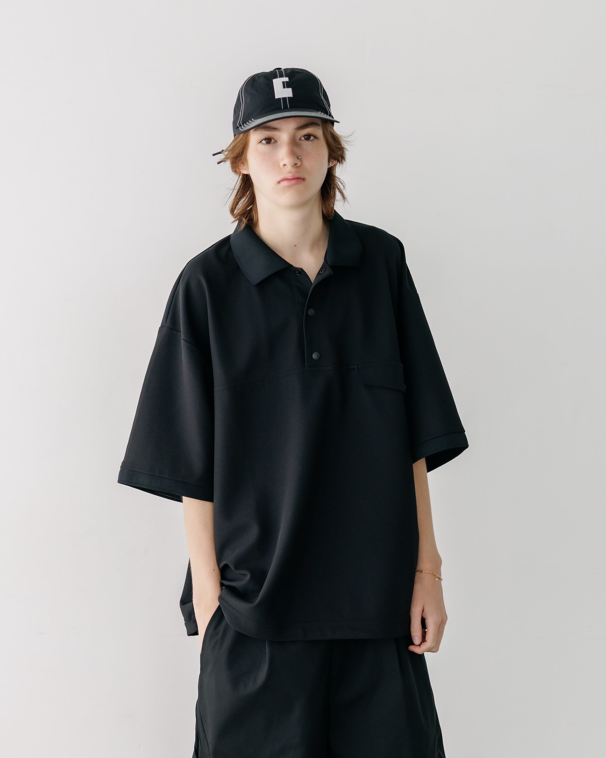 【8.20 WED 20:00- IN STOCK】ACTIVE CITY S/S SNAP POLO SHIRT (BLACK)