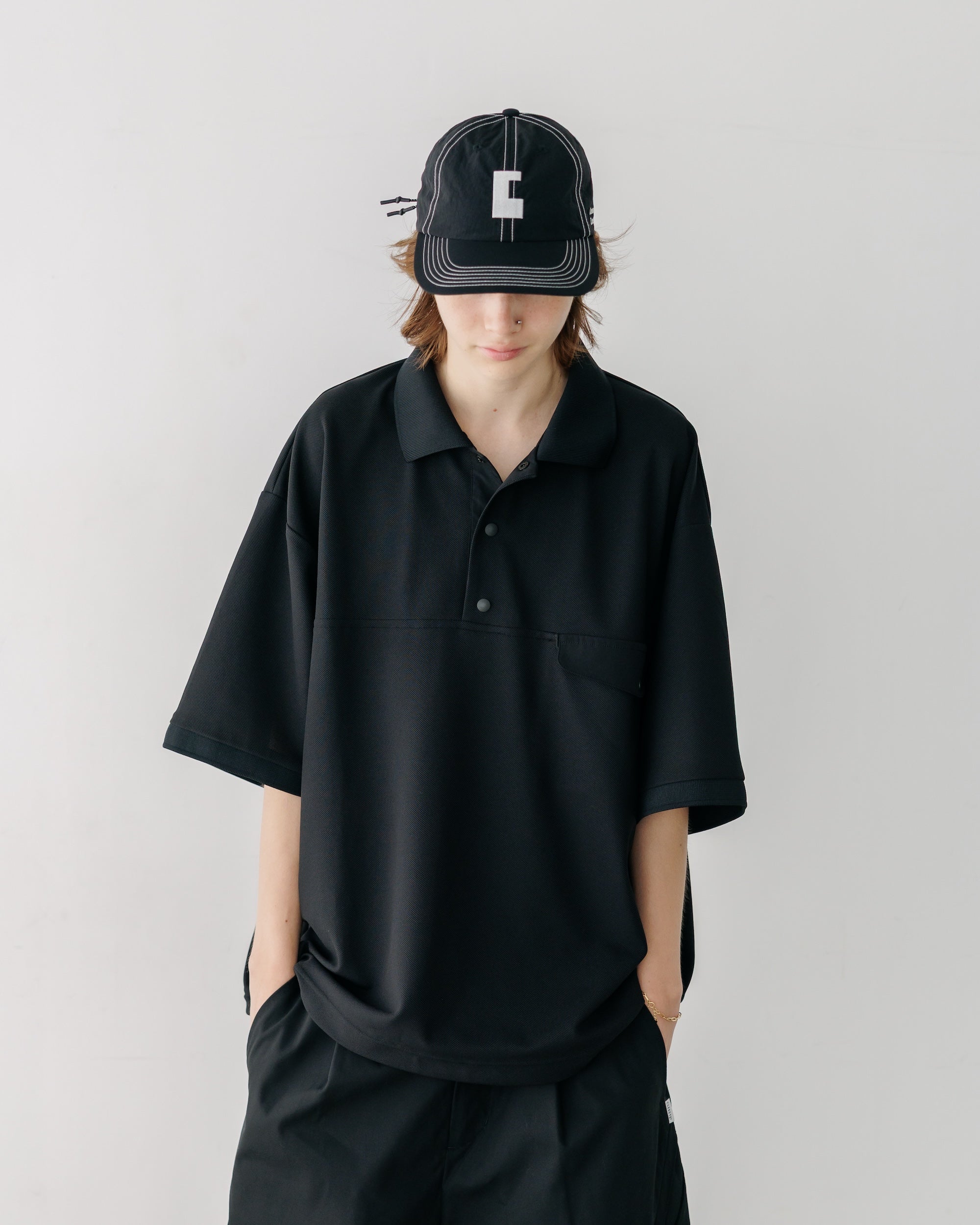 【8.20 WED 20:00- IN STOCK】ACTIVE CITY S/S SNAP POLO SHIRT (BLACK)