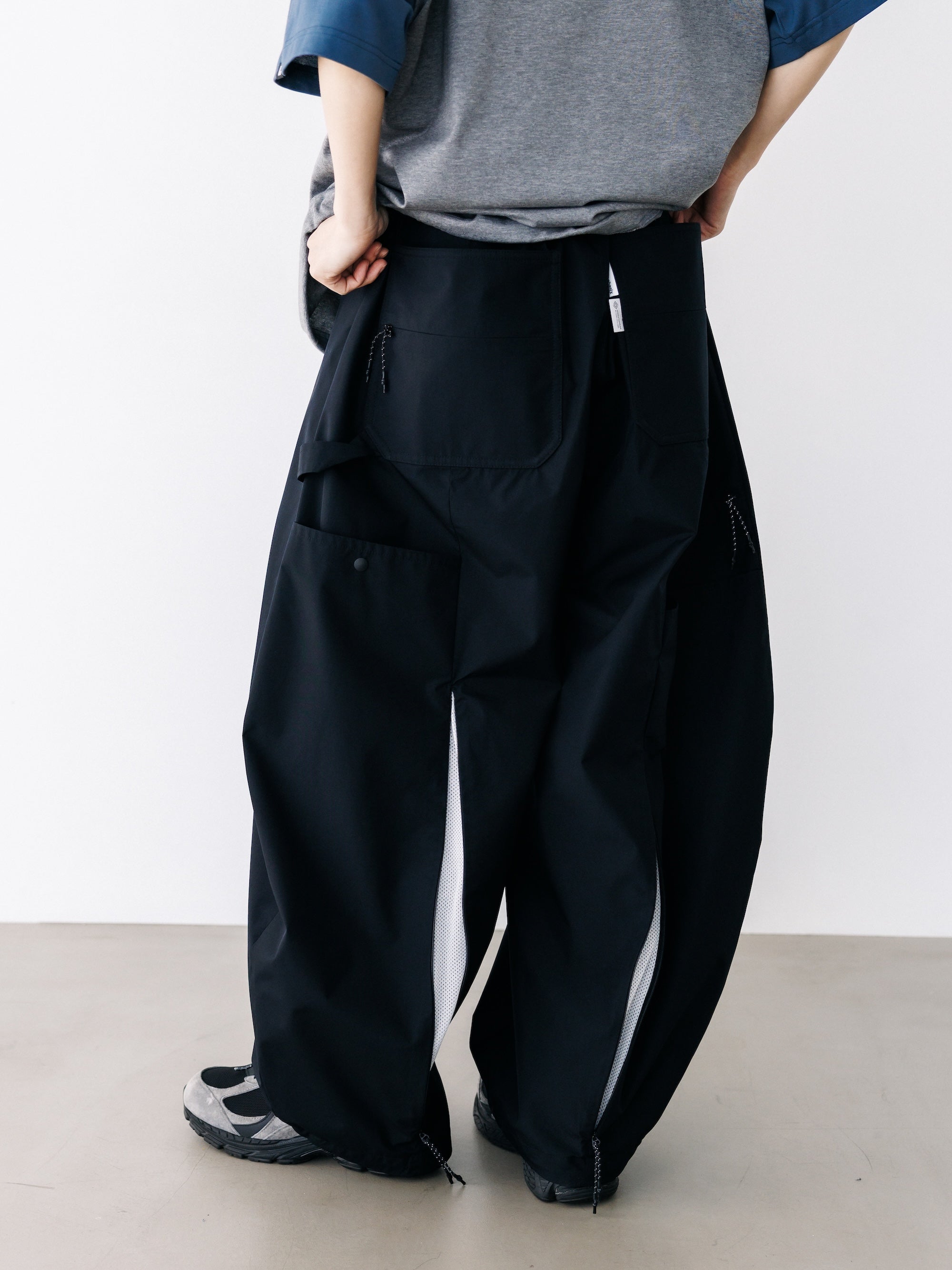 【8.26 WED 20:00- IN STOCK】+phenix WINDSTOPPER® by GORE-TEX LABS CITY MASSIVE UTILITY PANTS (BLACK×WHITE)