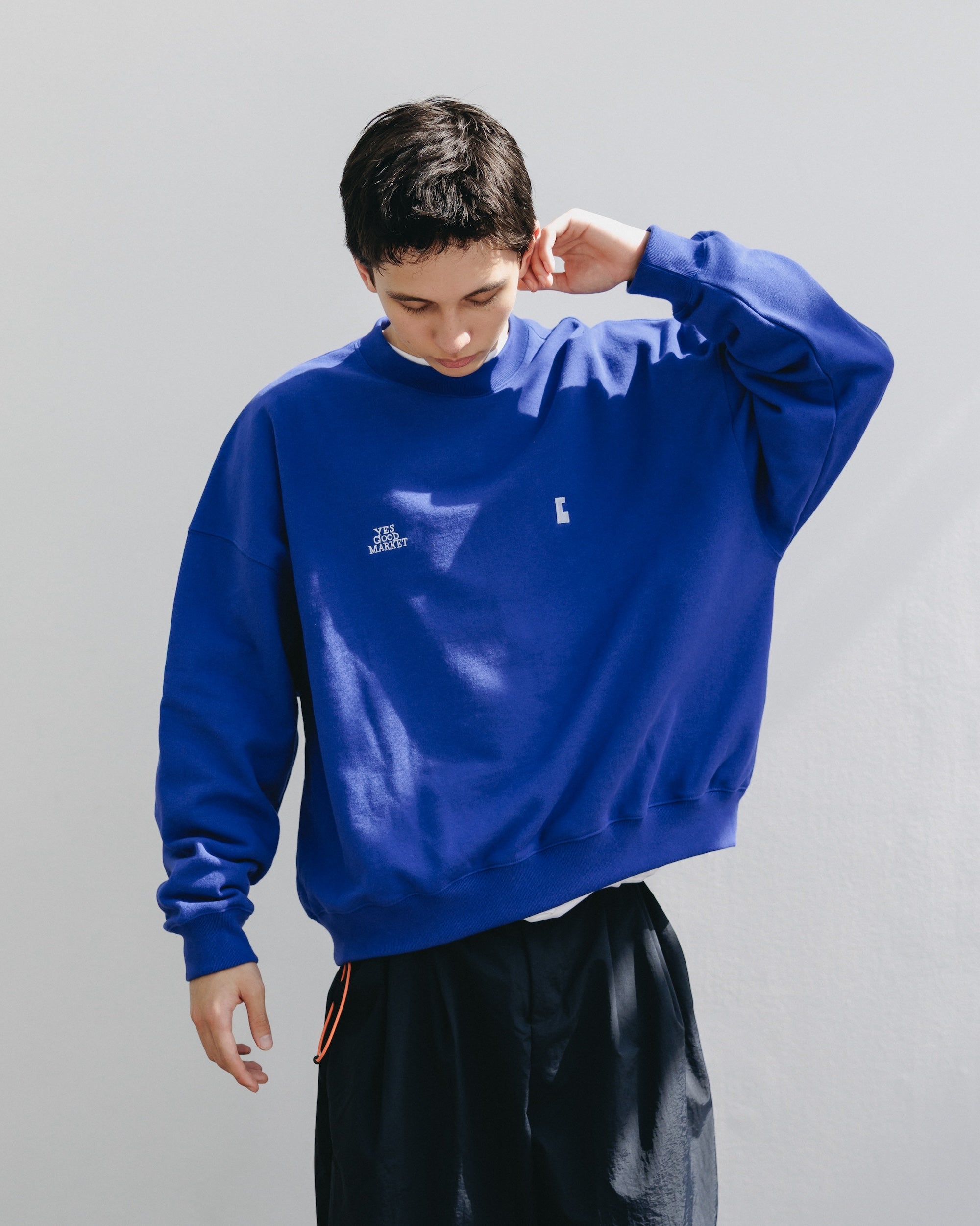 【10.15 WED 20:00- IN STOCK】"C"SWEATSHIRT FOR YGM (BLUE)