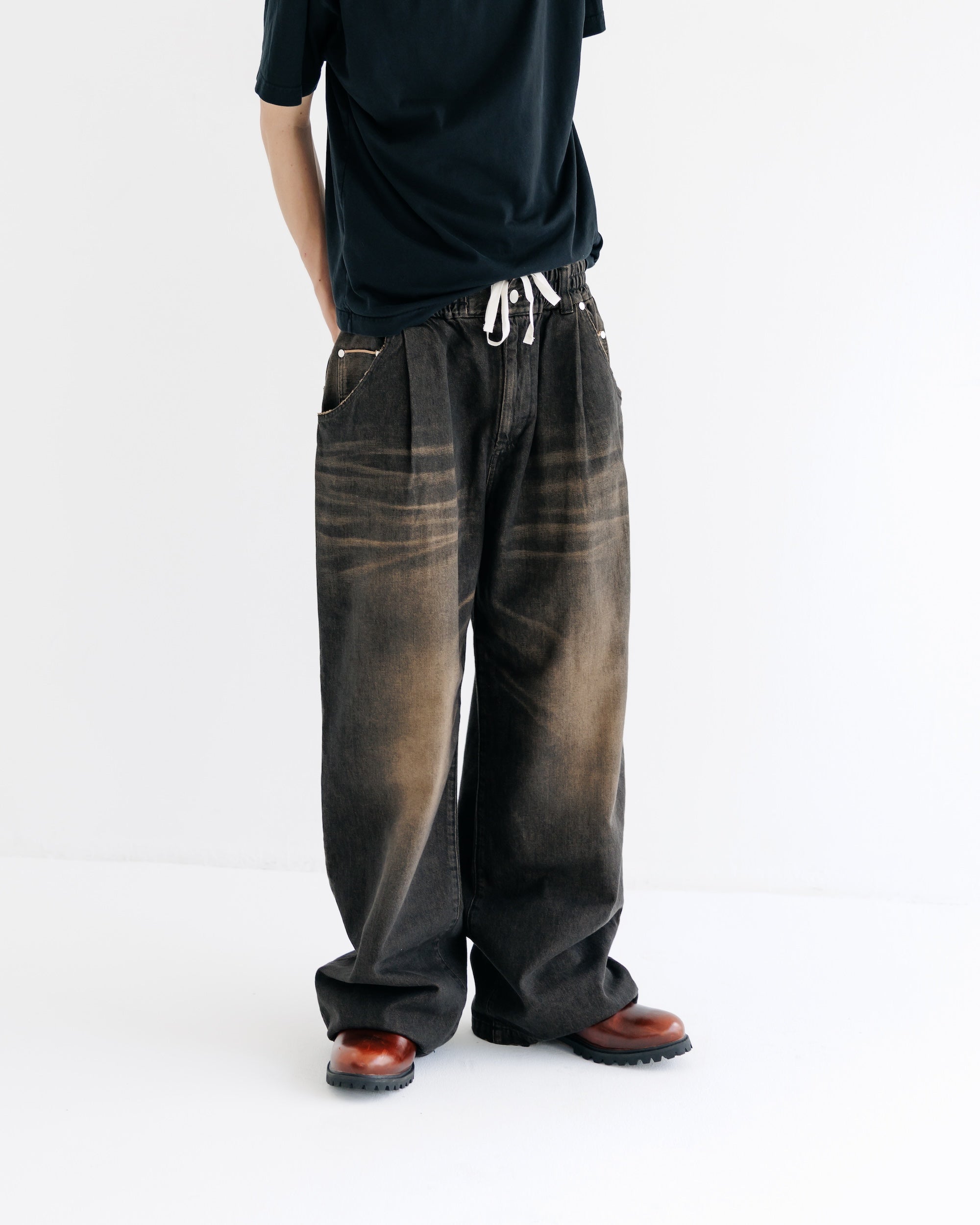 【8.30 SAT 20:00- IN STOCK】VINTAGE DYED SELVEDGE DENIM WIDE PANTS (VINTAGE BLACK)