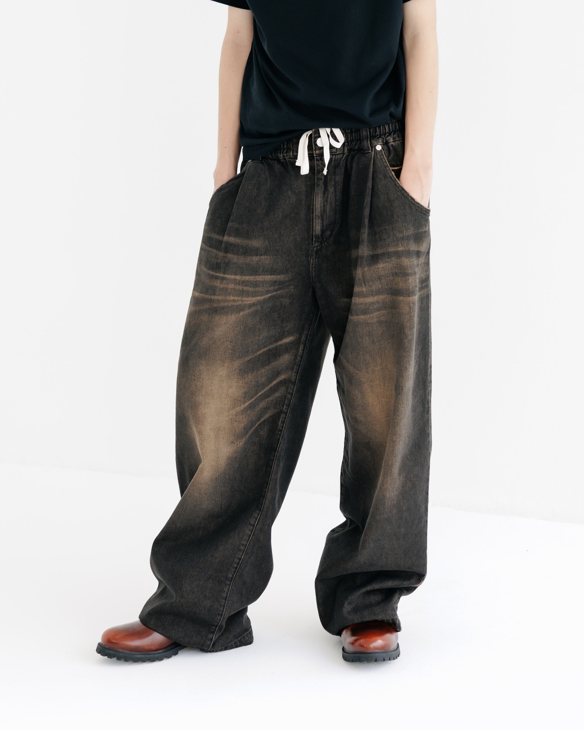【8.30 SAT 20:00- IN STOCK】VINTAGE DYED SELVEDGE DENIM WIDE PANTS (VINTAGE BLACK)