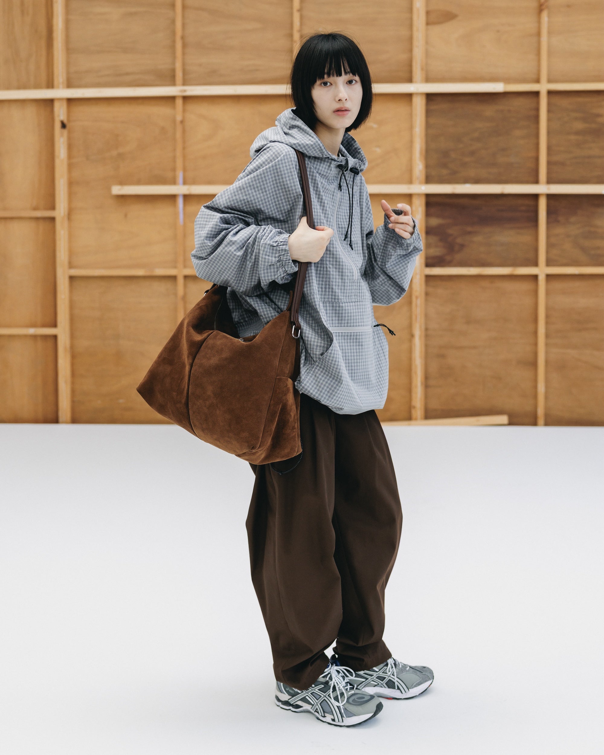 【1.7 WED 20:00- IN STOCK】SUEDE NOMAD BAG (BROWN)