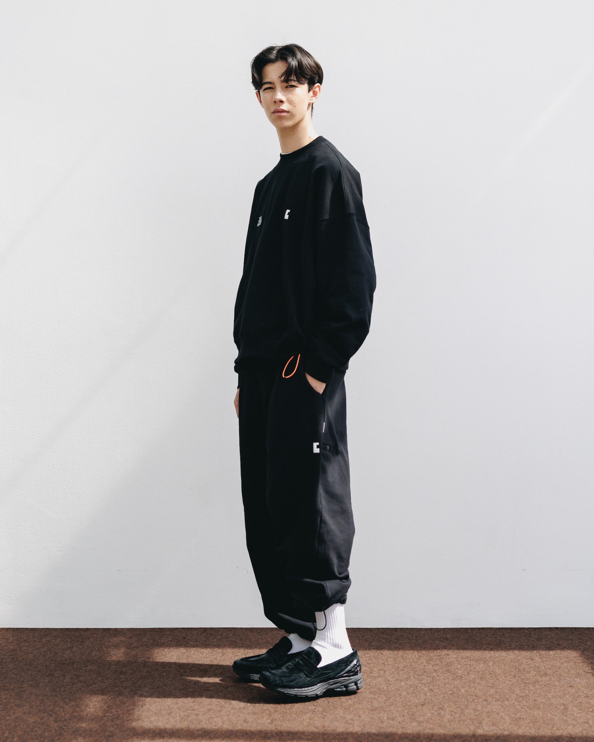 【10.15 WED 20:00- IN STOCK】"C"SWEATSHIRT FOR YGM (BLACK)