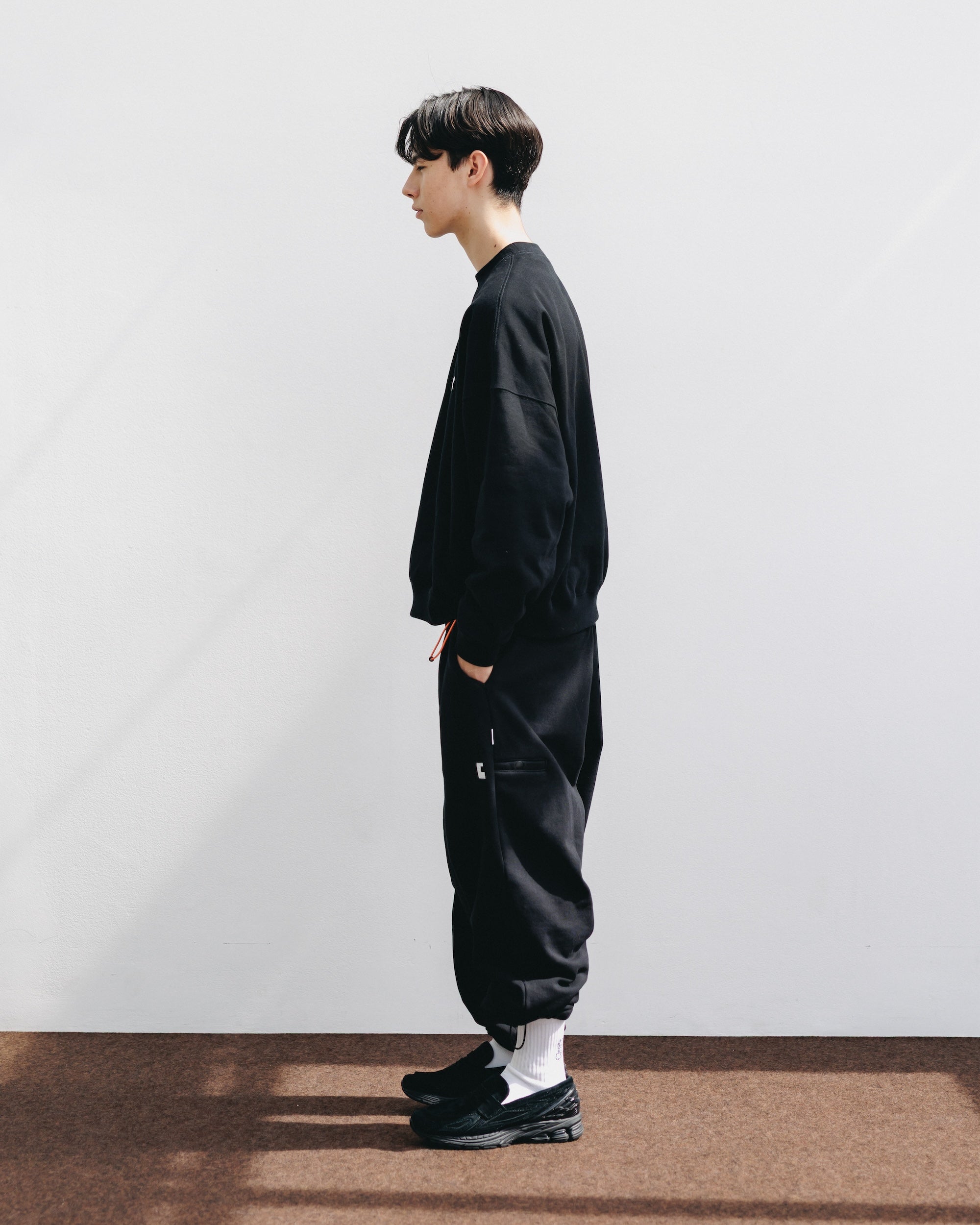 【10.15 WED 20:00- IN STOCK】"C"SWEATSHIRT FOR YGM (BLACK)