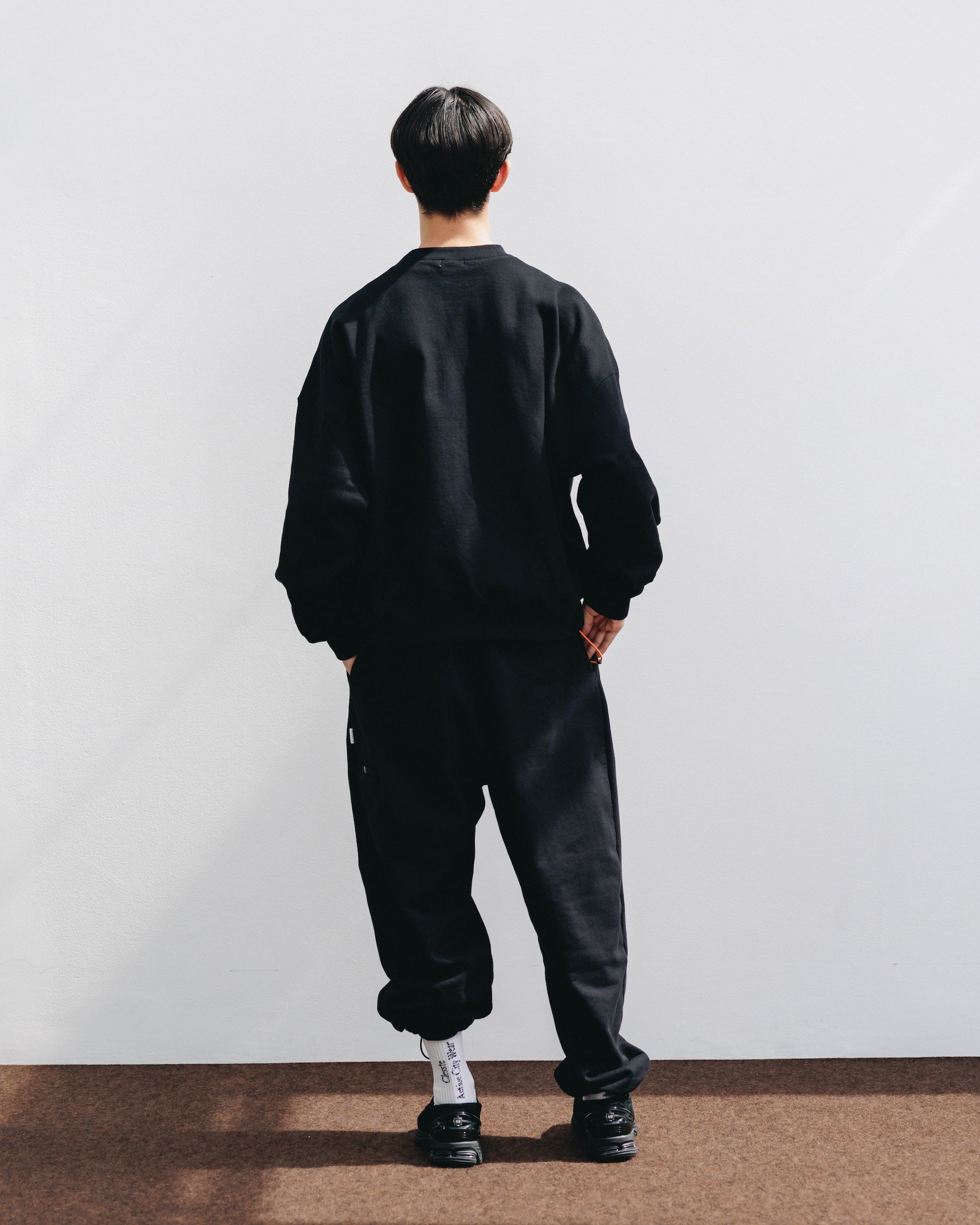 【10.15 WED 20:00- IN STOCK】"C"SWEATSHIRT FOR YGM (BLACK)