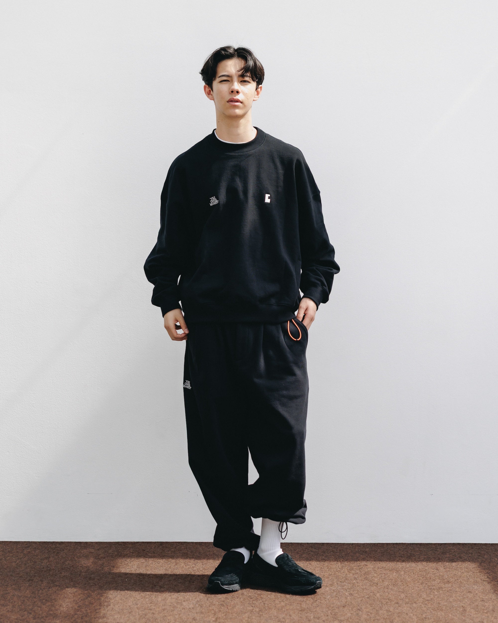 【10.15 WED 20:00- IN STOCK】"C"SWEATSHIRT FOR YGM (BLACK)