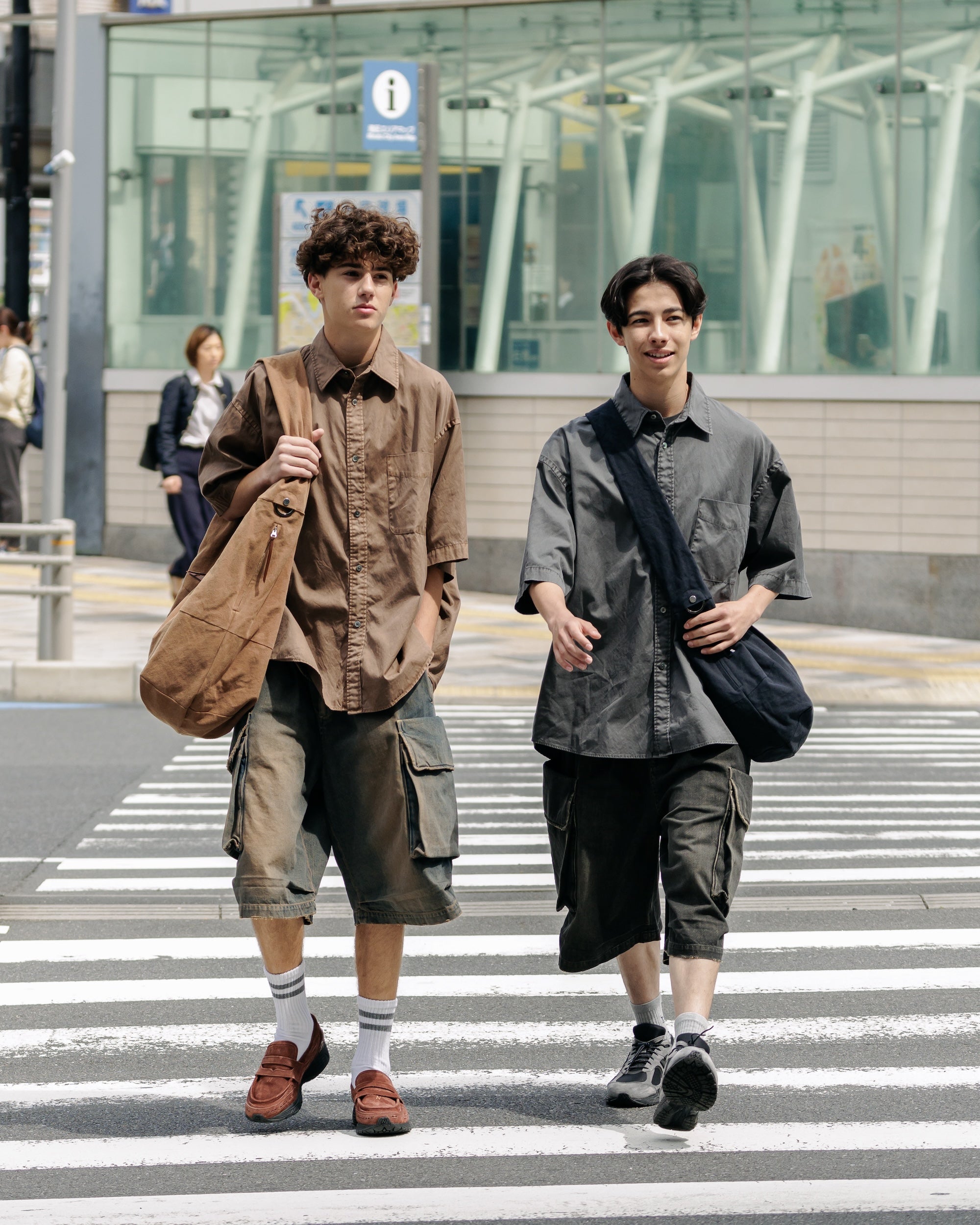 PIGMENT DYED OXFORD CITY S/S SHIRT (FADE BLACK)
