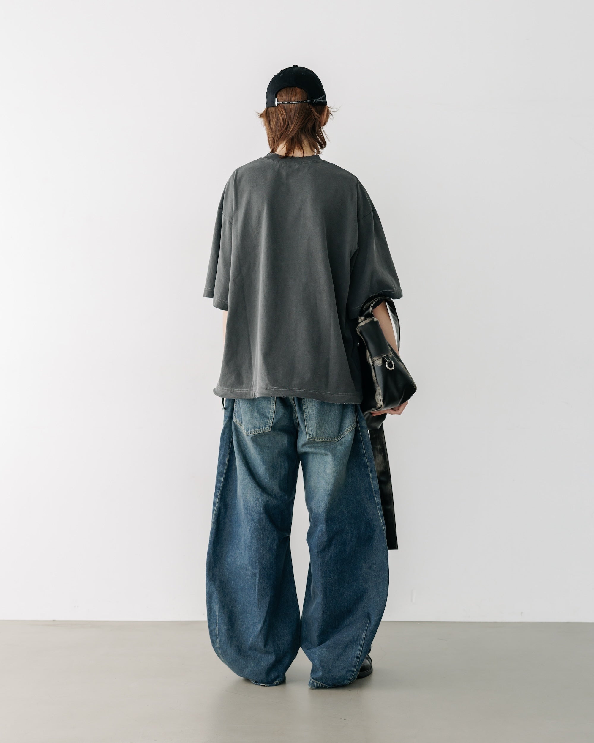 【10.1 WED 20:00- IN STOCK】VINTAGE DYED SELVEDGE DENIM BARREL LEG PANTS (VINTAGE INDIGO)