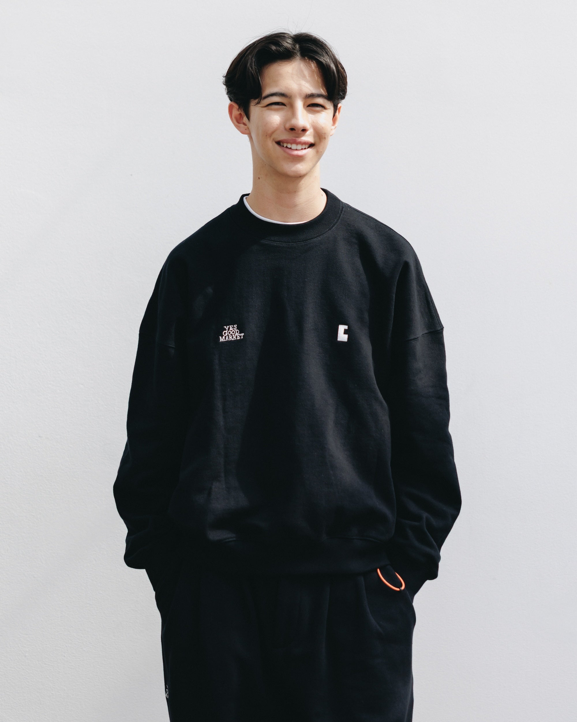 【10.15 WED 20:00- IN STOCK】"C"SWEATSHIRT FOR YGM (BLACK)