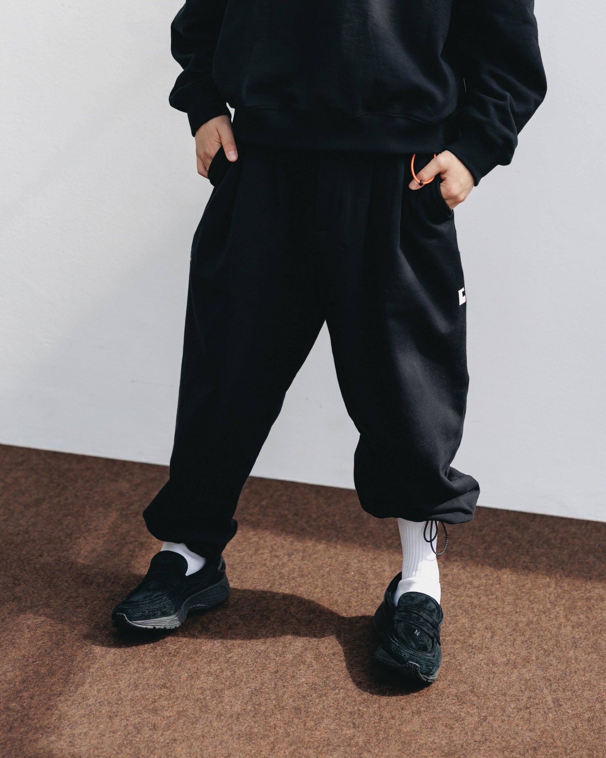 【10.15 WED 20:00- IN STOCK】"C"SWEAT WIDE TAPERED PANTS FOR YGM (BLACK)