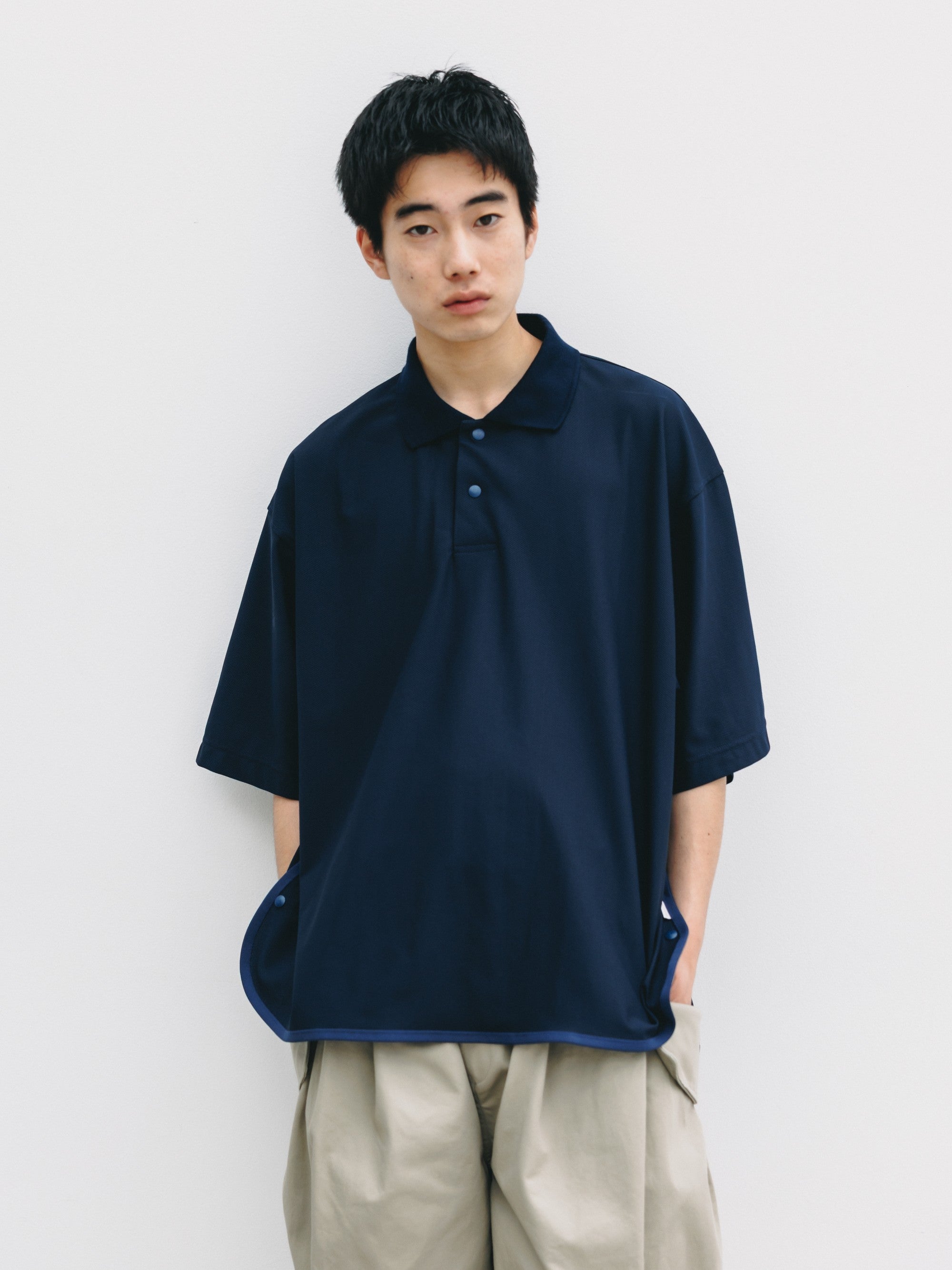 【6.24 WED 20:00- IN STOCK】TECH TEXTURED CITY S/S POLO (NAVY)