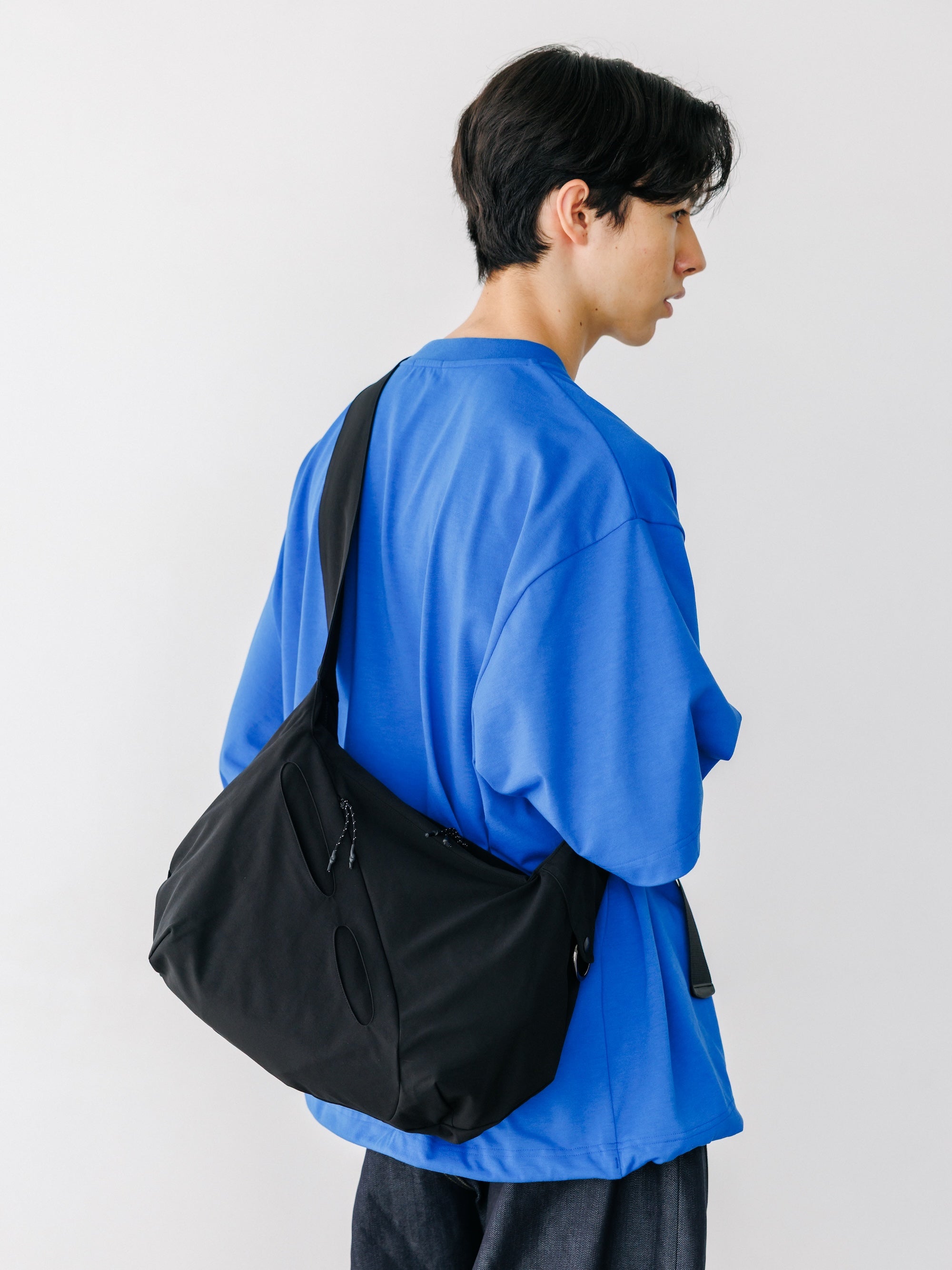 【8.26 WED 20:00- IN STOCK】 SOFT SHELL FUTURE BAG (BLACK)