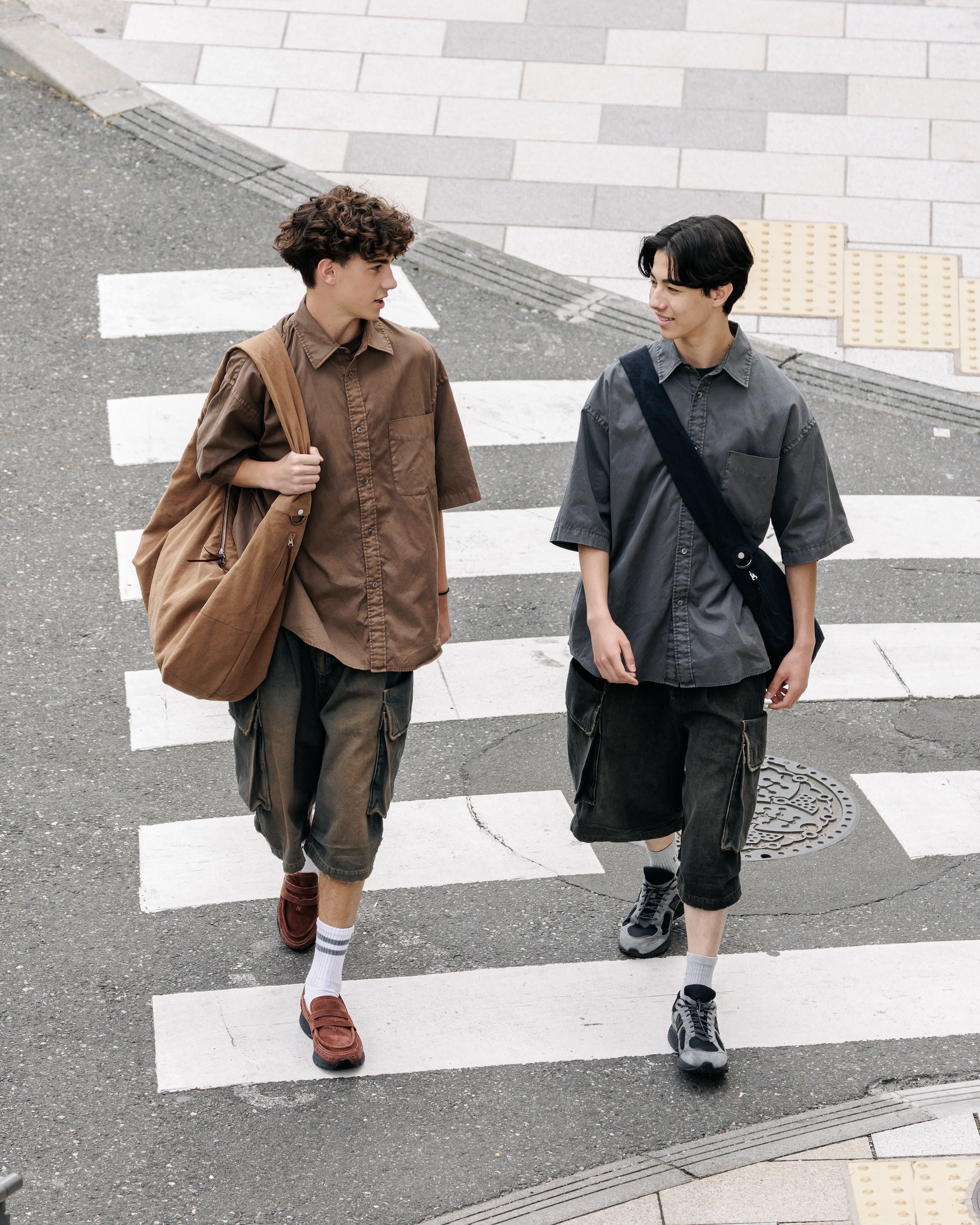 PIGMENT DYED OXFORD CITY S/S SHIRT (FADE BLACK)