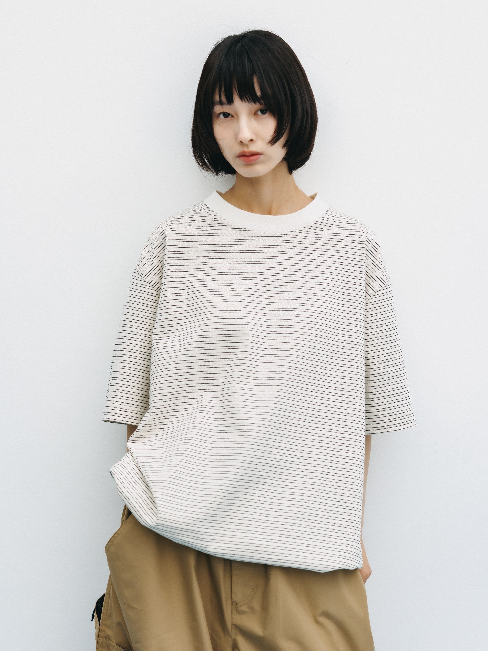 【7.4 SAT 20:00- IN STOCK】MICRO STRIPE S/S T-SHIRT WITH DRAWSTRINGS (IVORY)