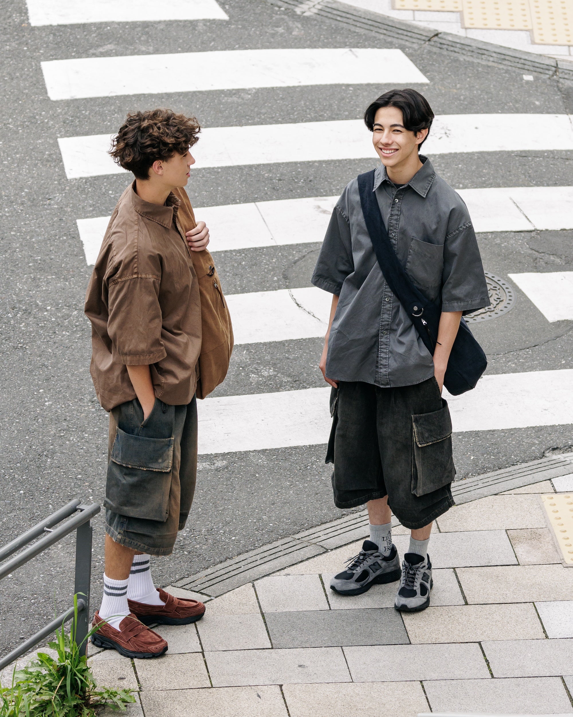 PIGMENT DYED OXFORD CITY S/S SHIRT (FADE BLACK)