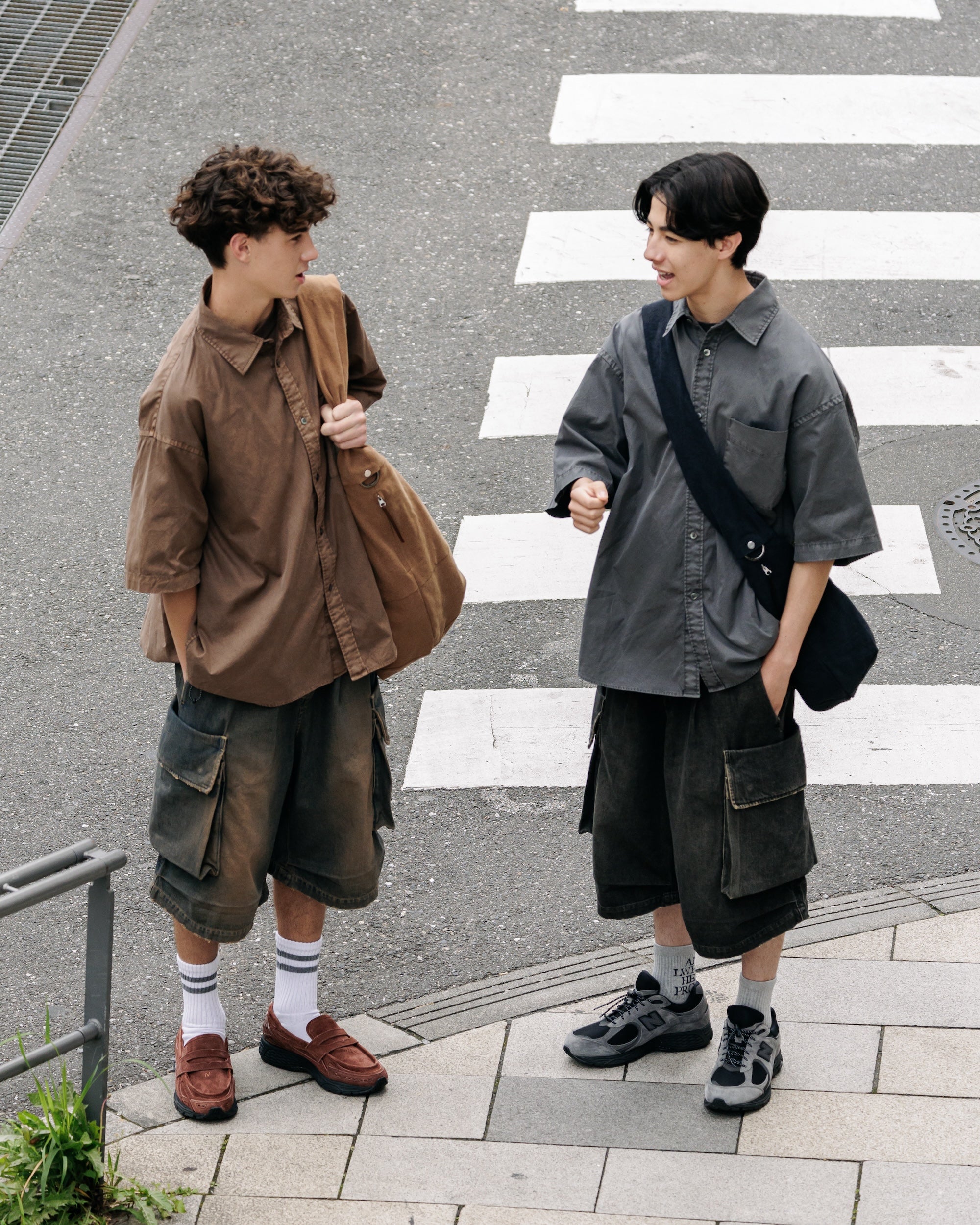 PIGMENT DYED OXFORD CITY S/S SHIRT (FADE BLACK)