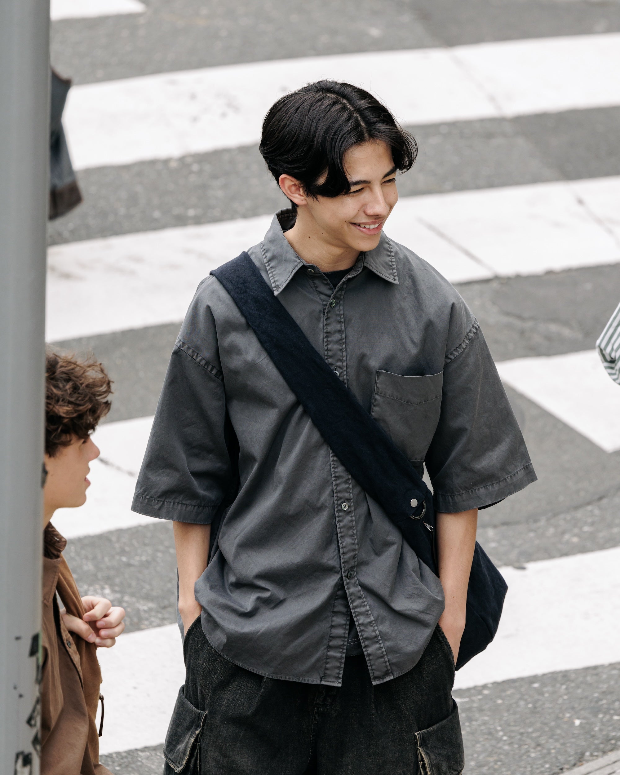 PIGMENT DYED OXFORD CITY S/S SHIRT (FADE BLACK)