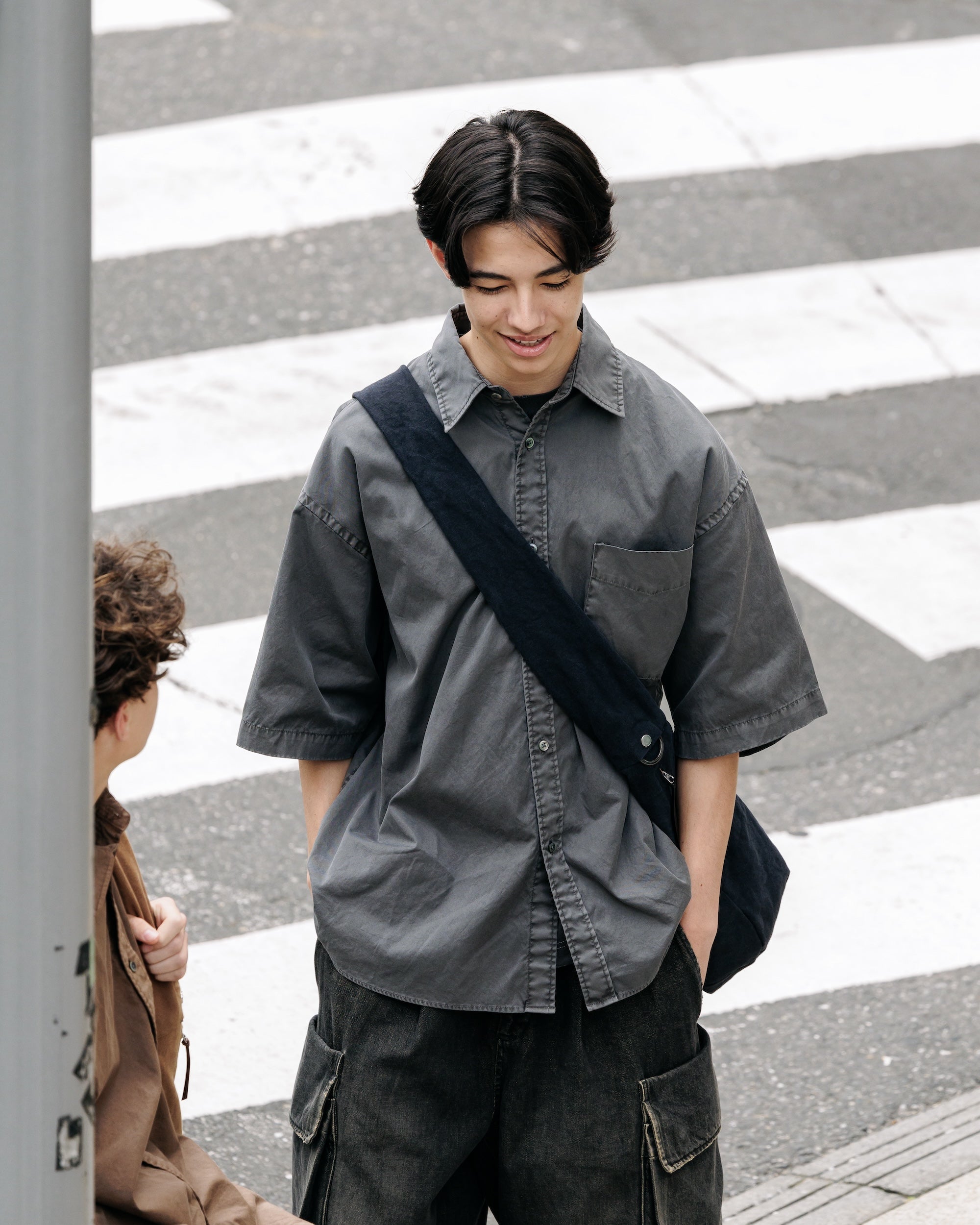 PIGMENT DYED OXFORD CITY S/S SHIRT (FADE BLACK)