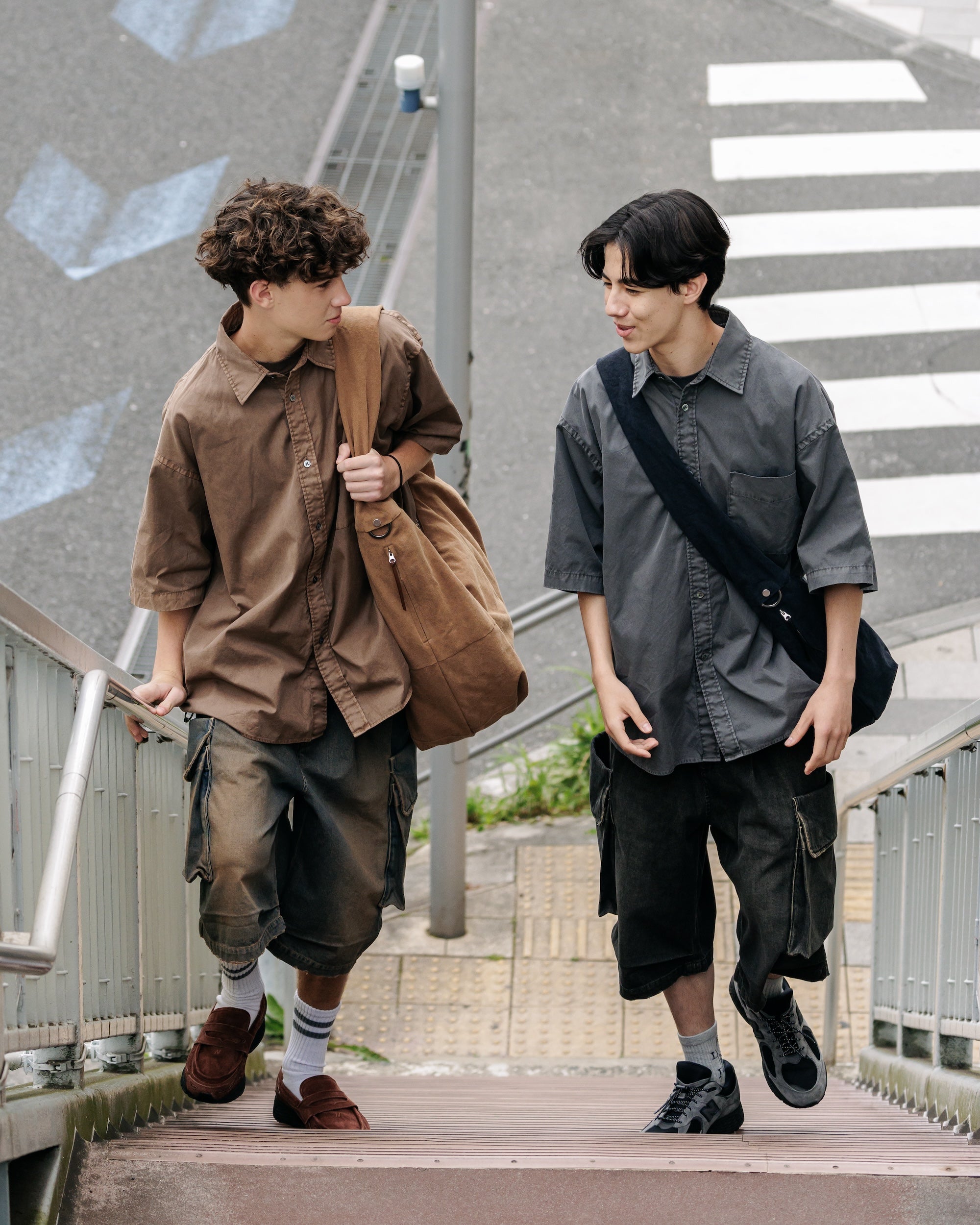 PIGMENT DYED OXFORD CITY S/S SHIRT (FADE BLACK)