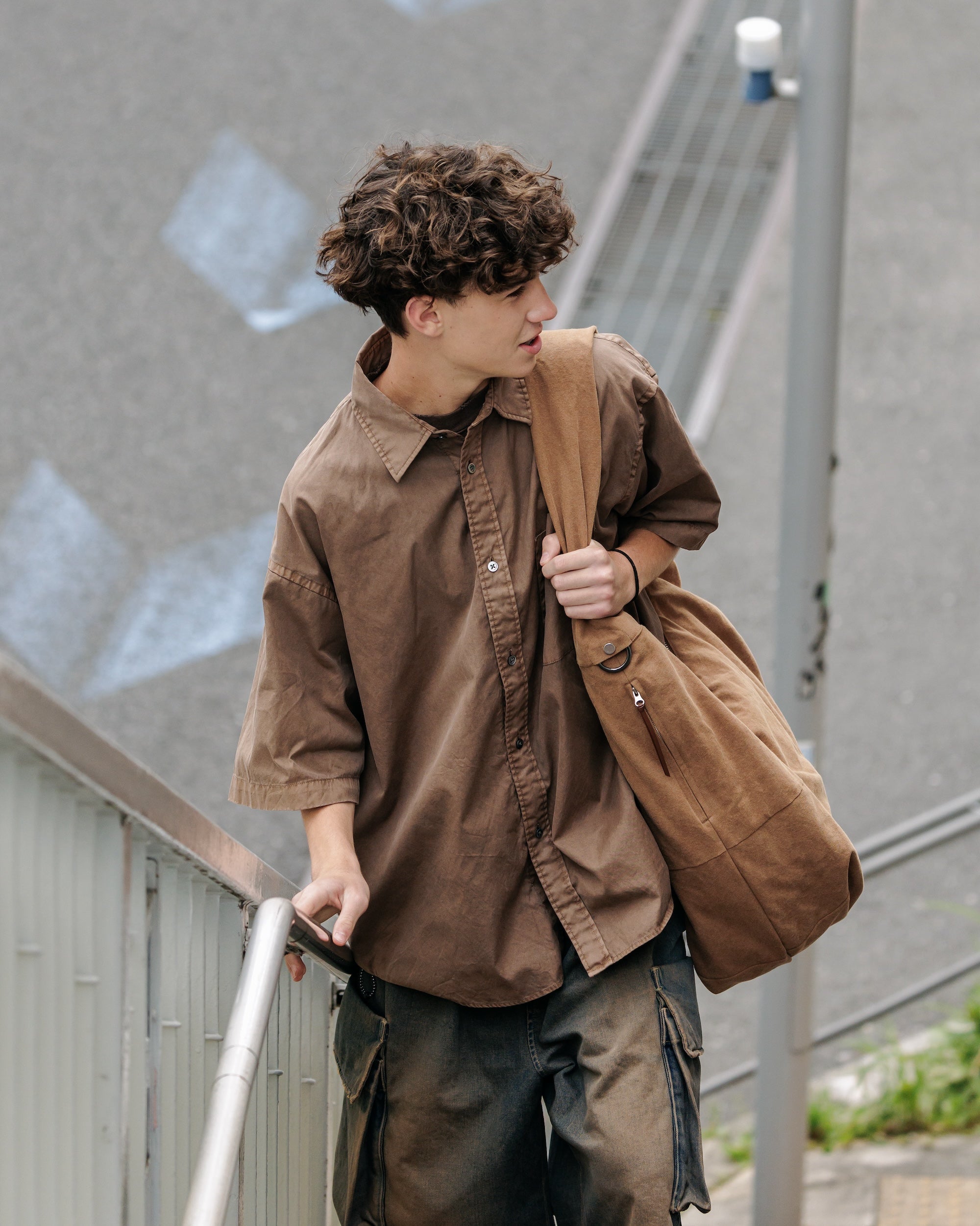 PIGMENT DYED OXFORD CITY S/S SHIRT (FADE BROWN)