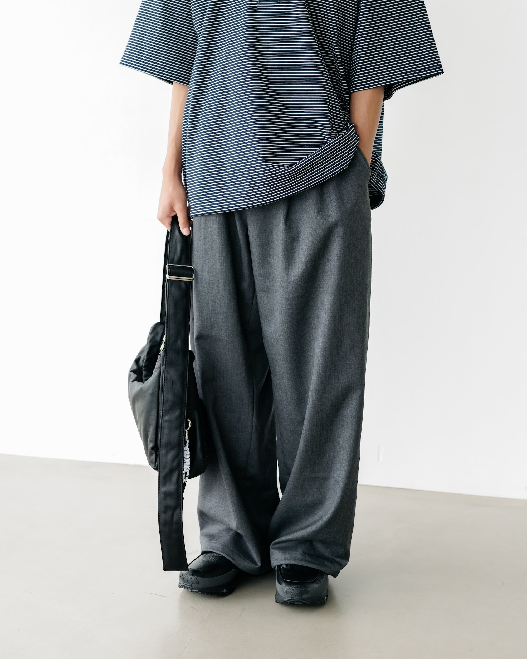 WOOL GABARDINE CITY UNIFORM WIDE STRAIGHT PANTS (GRAY)