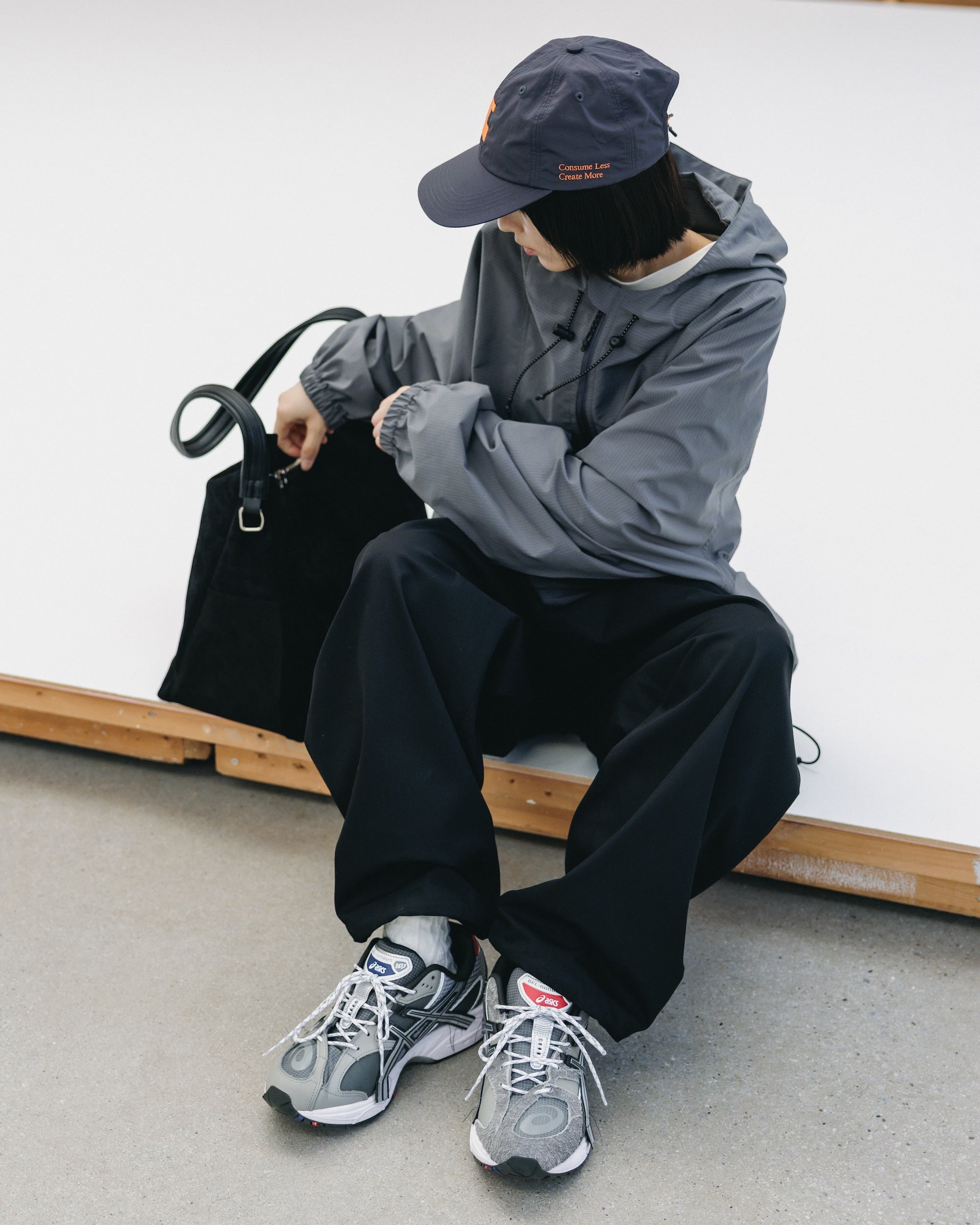 【1.7 WED 20:00- IN STOCK】SUEDE NOMAD BAG (BLACK)