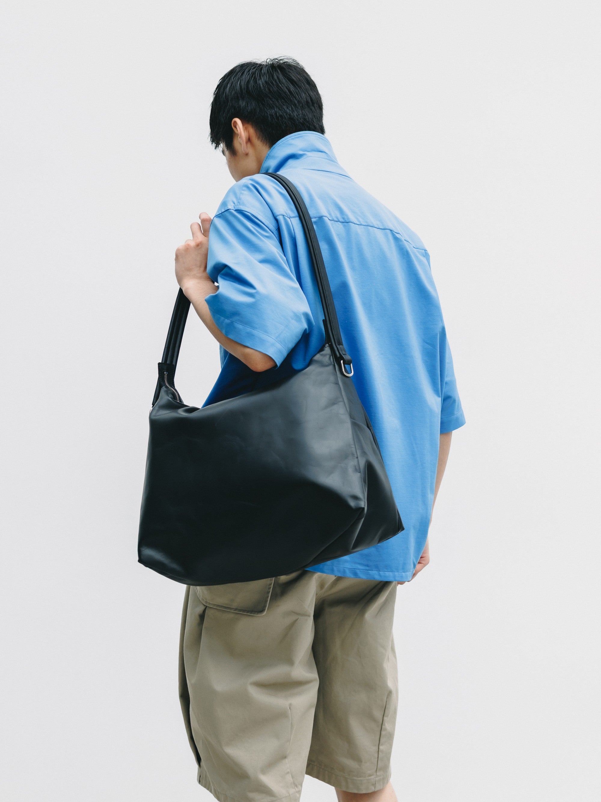 【7.4 SAT 20:00- IN STOCK】LEATHER NOMAD BAG