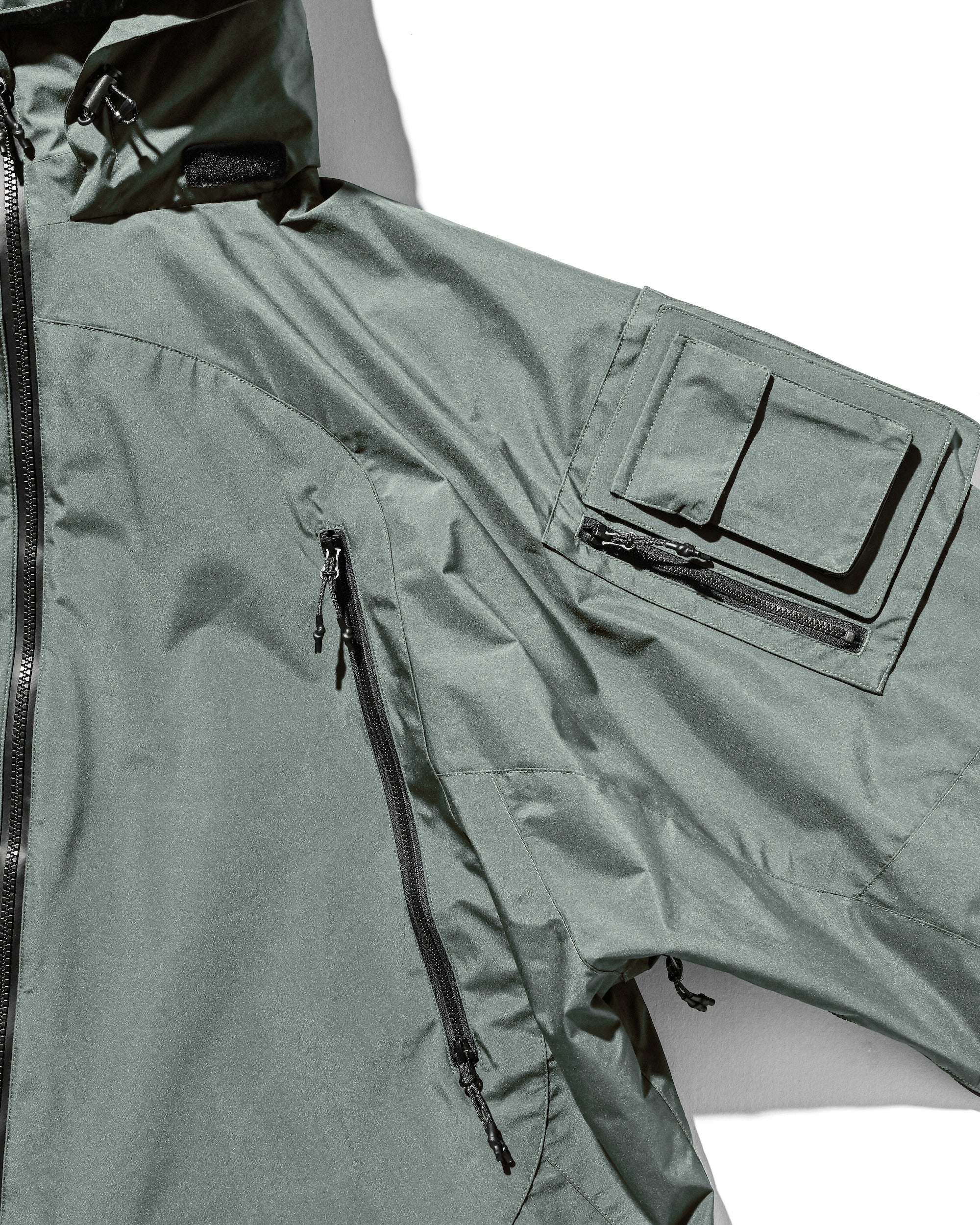 +phenix WINDSTOPPER® by GORE-TEX LABS CITY MILITARY JACKET (MILITARY GREEN)
