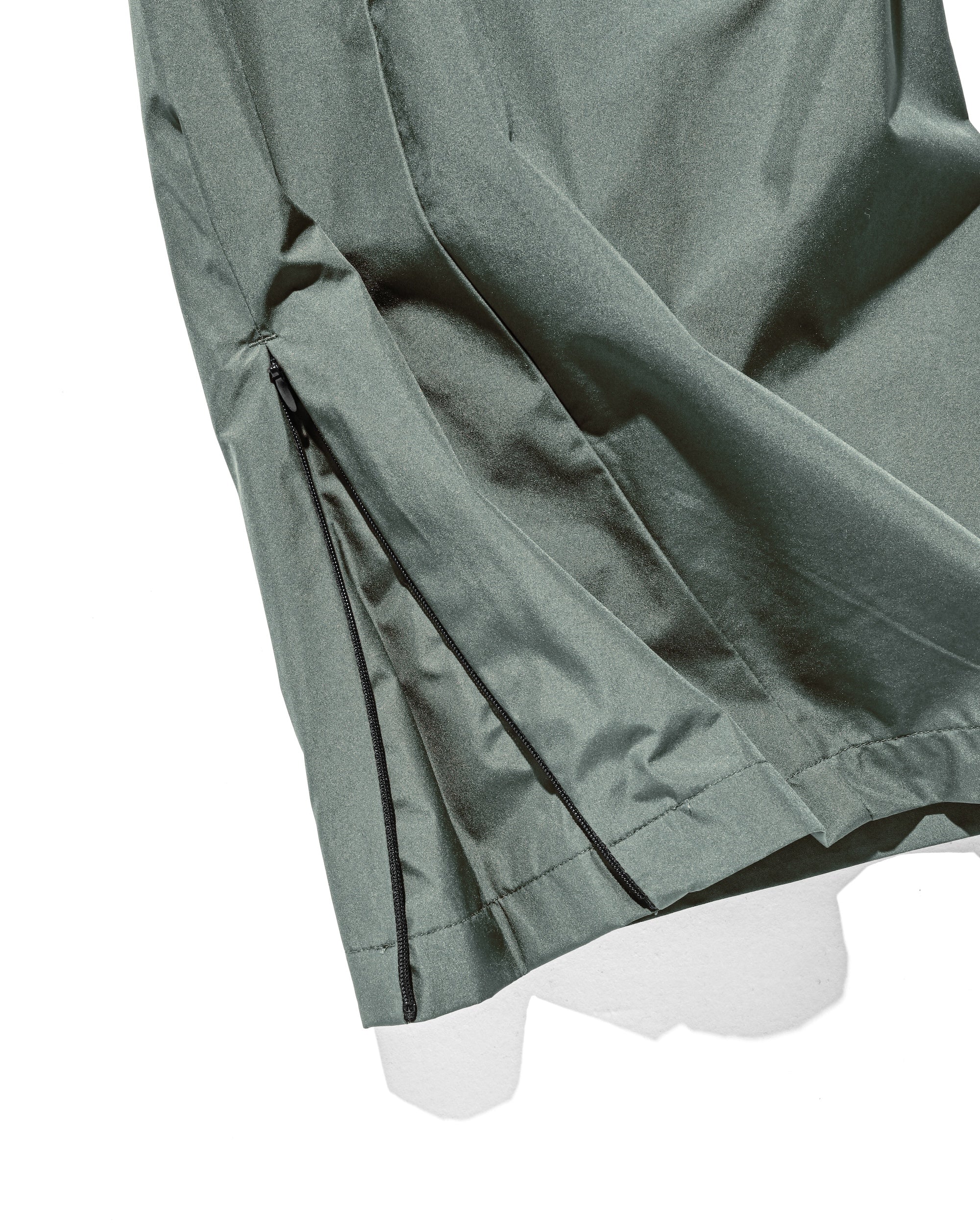 【10.29 WED 20:00- IN STOCK】+phenix WINDSTOPPER® by GORE-TEX LABS CITY BARREL LEG PANTS (MILITARY GREEN)