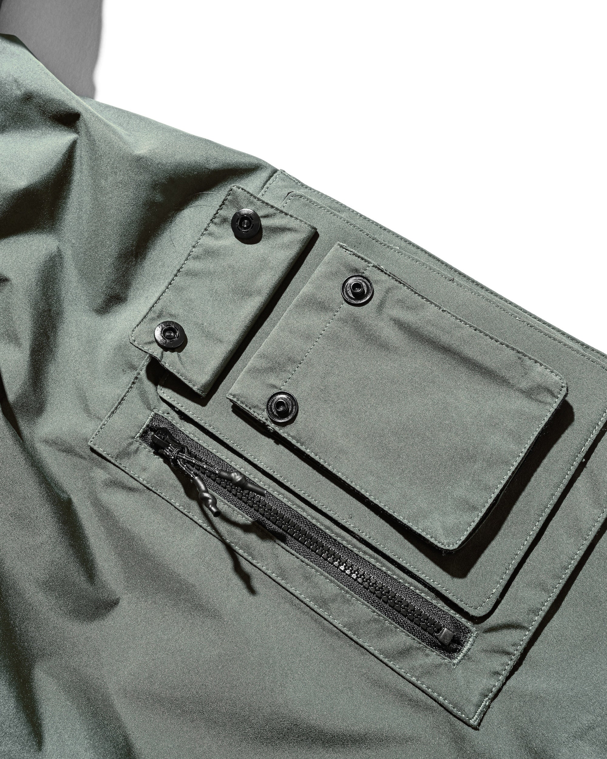 +phenix WINDSTOPPER® by GORE-TEX LABS CITY MILITARY JACKET (MILITARY GREEN)