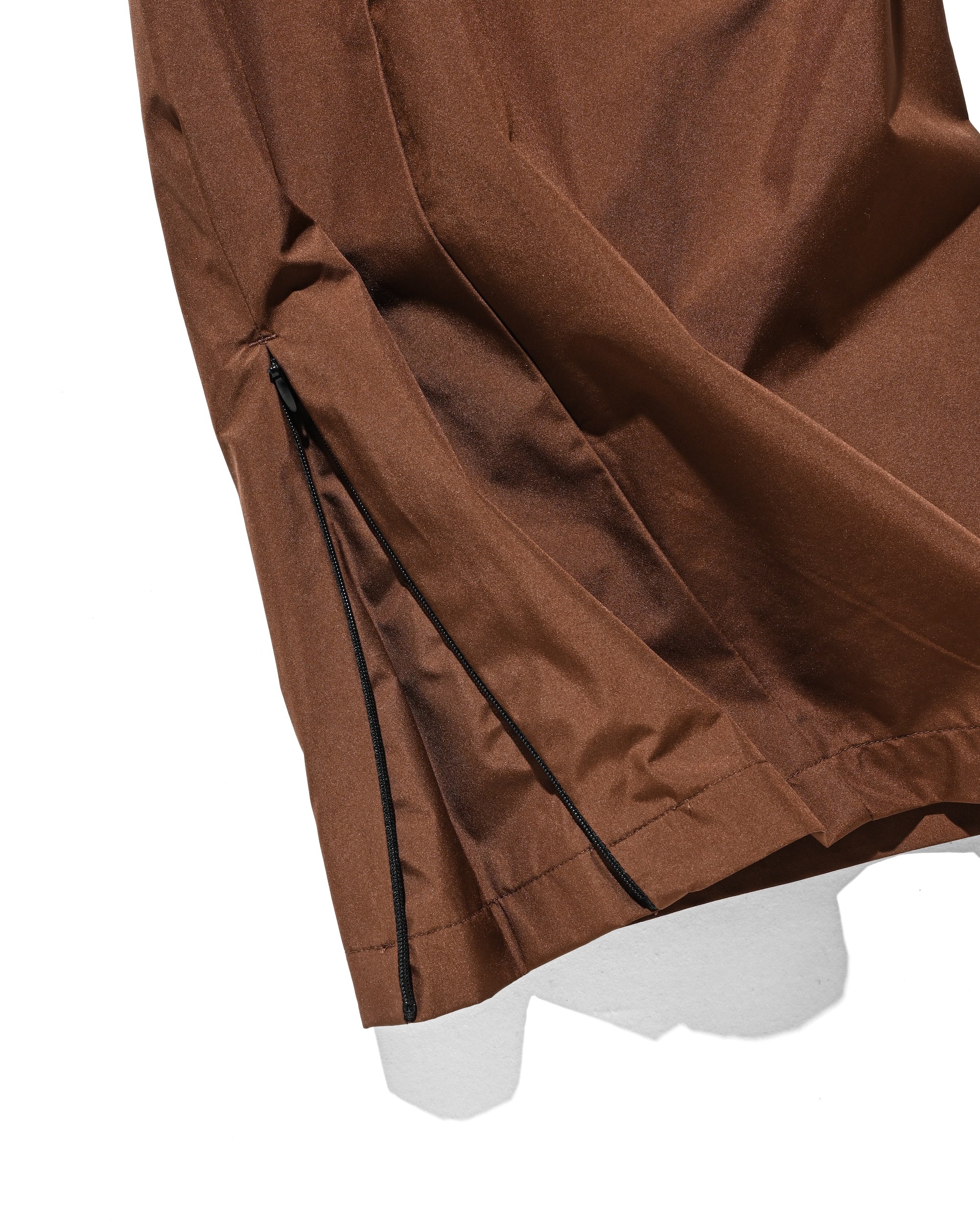 【10.29 WED 20:00- IN STOCK】+phenix WINDSTOPPER® by GORE-TEX LABS CITY BARREL LEG PANTS (CHOCOLATE BROWN)