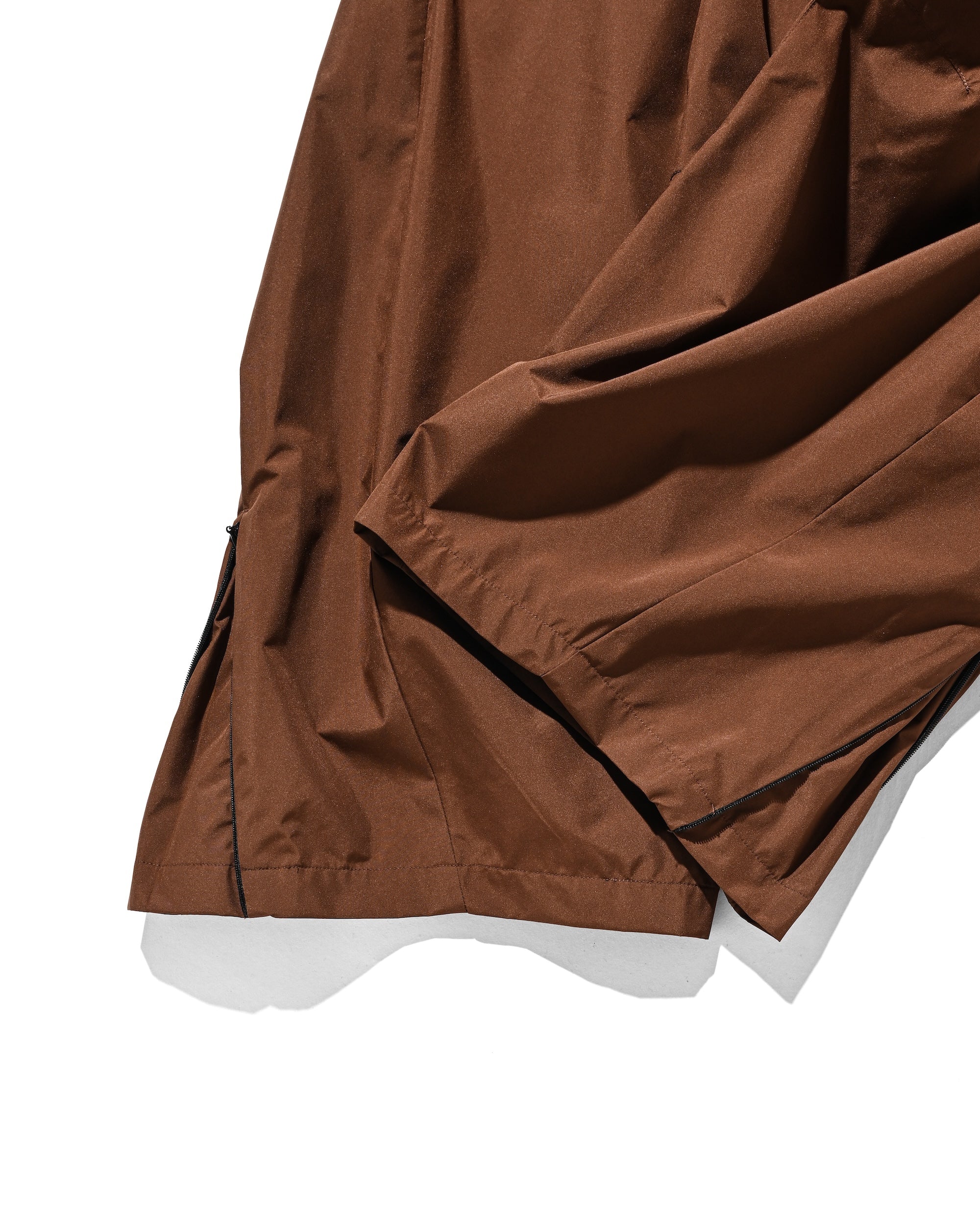 【10.29 WED 20:00- IN STOCK】+phenix WINDSTOPPER® by GORE-TEX LABS CITY BARREL LEG PANTS (CHOCOLATE BROWN)