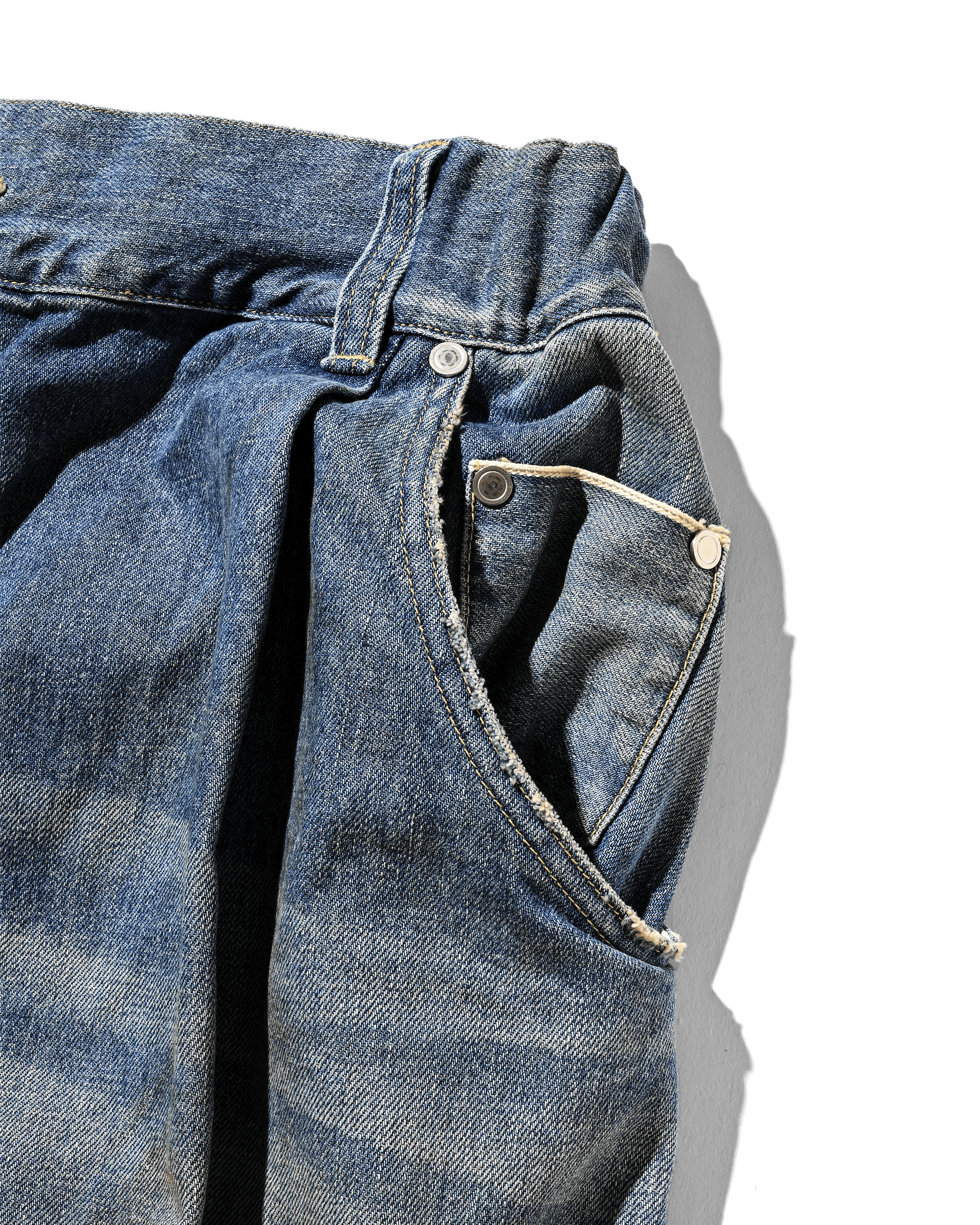 【10.1 WED 20:00- IN STOCK】VINTAGE DYED SELVEDGE DENIM BARREL LEG PANTS (VINTAGE LIGHT INDIGO)
