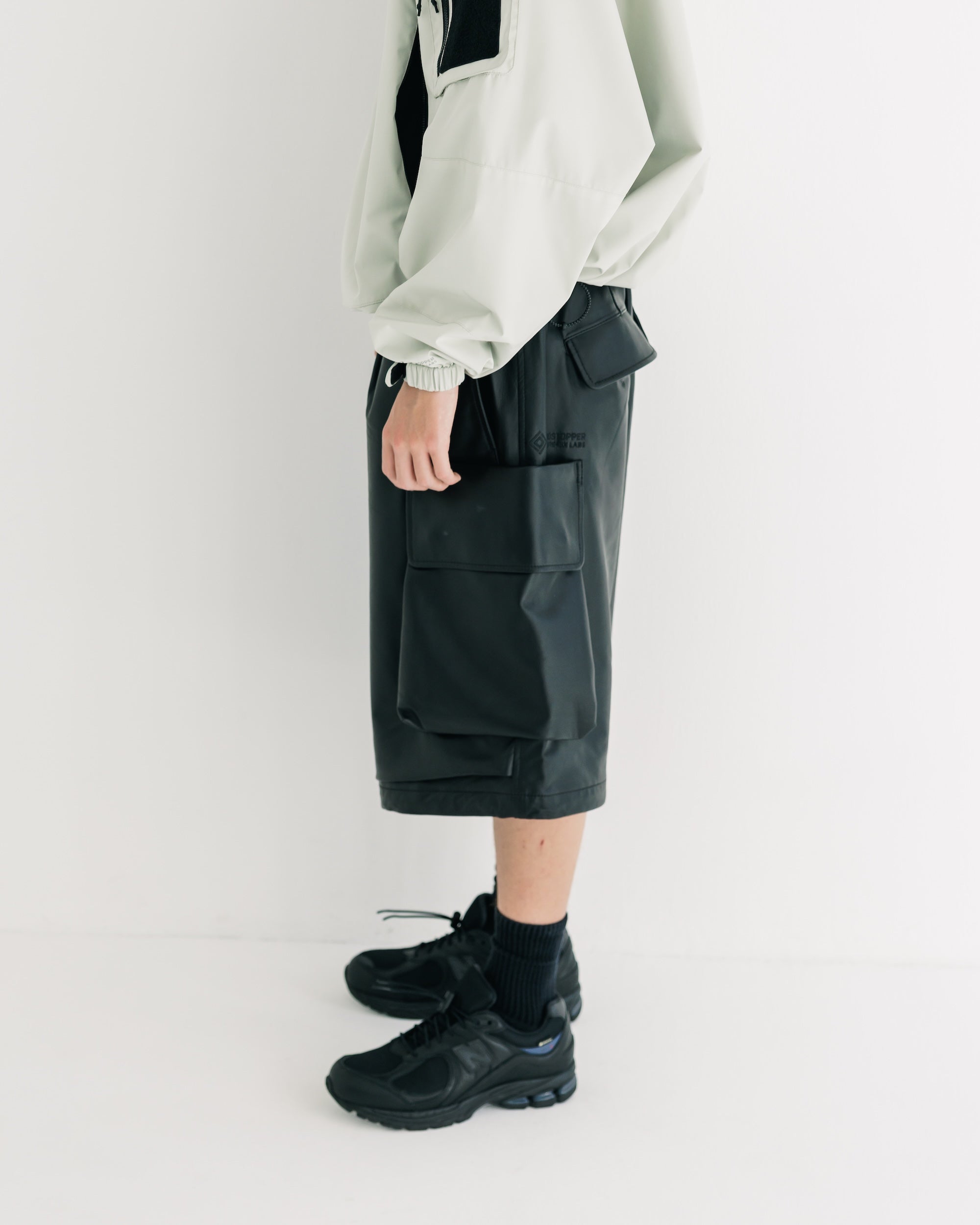 +phenix WINDSTOPPER® by GORE-TEX LABS LEATHER CITY MILITARY HALF PANTS