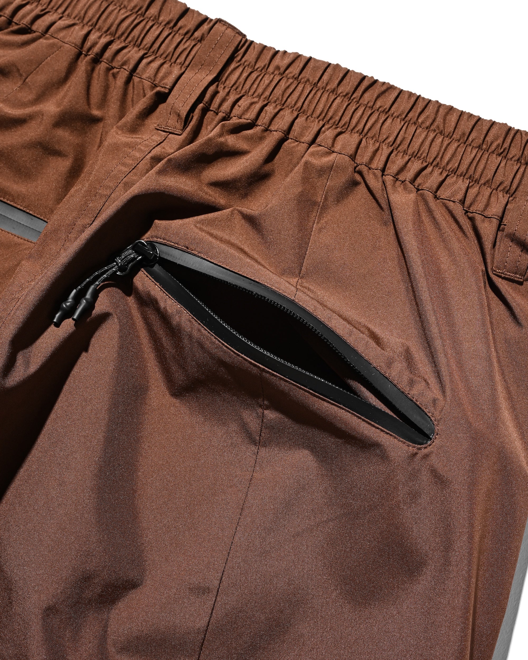 【10.29 WED 20:00- IN STOCK】+phenix WINDSTOPPER® by GORE-TEX LABS CITY BARREL LEG PANTS (CHOCOLATE BROWN)