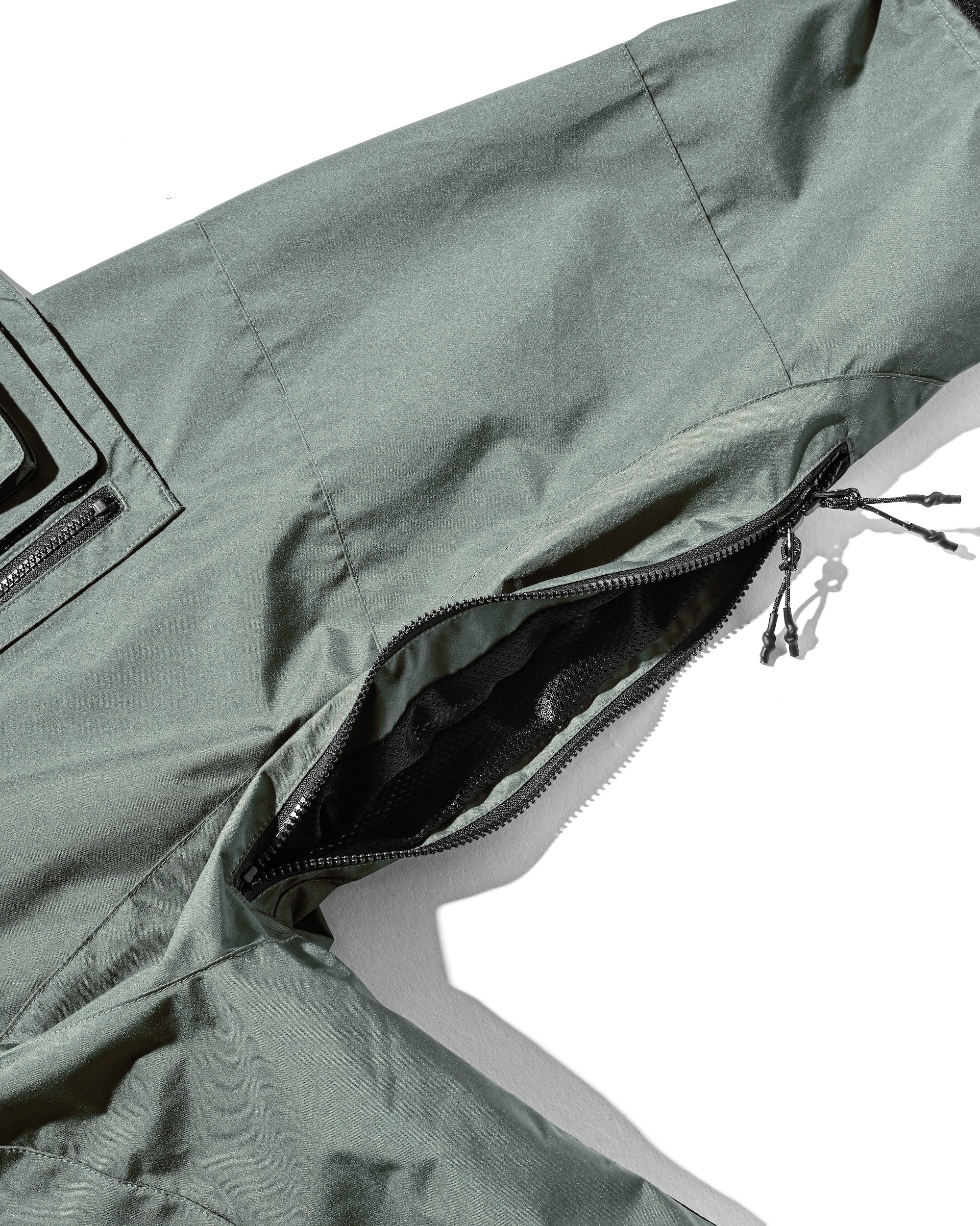 +phenix WINDSTOPPER® by GORE-TEX LABS CITY MILITARY JACKET (MILITARY GREEN)